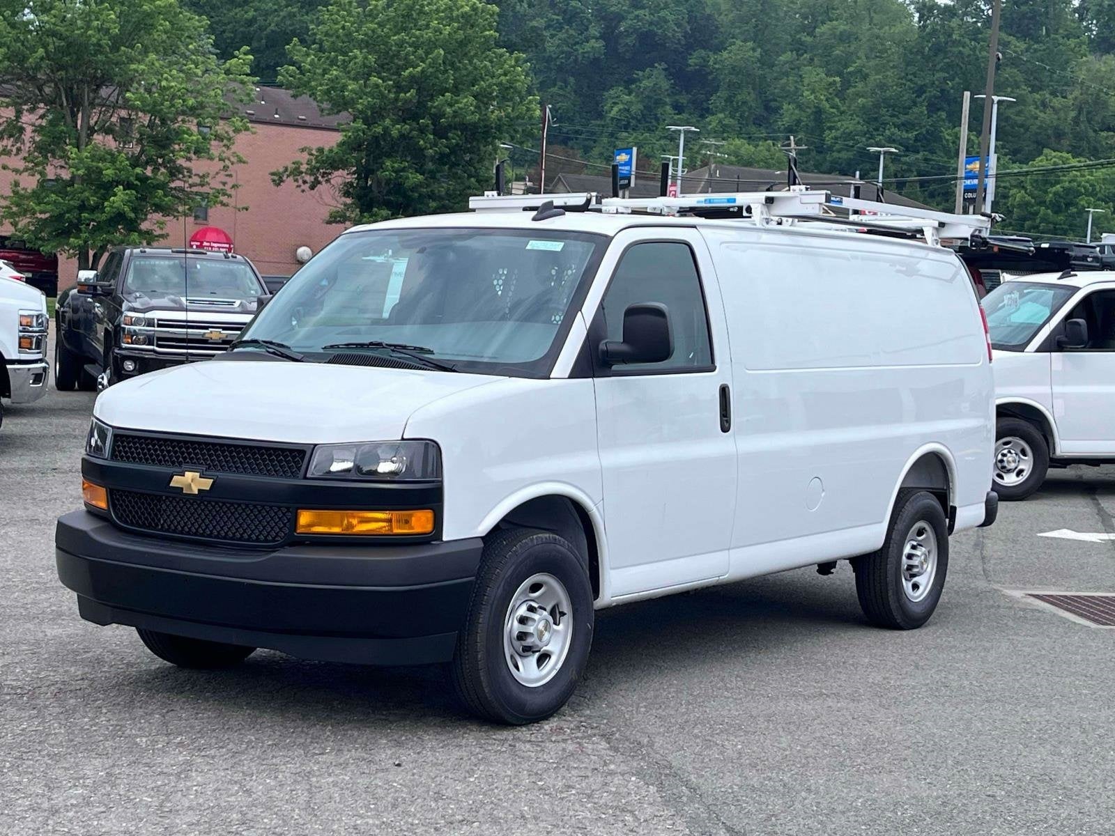 2025 Chevrolet Express Cargo 2500 WT