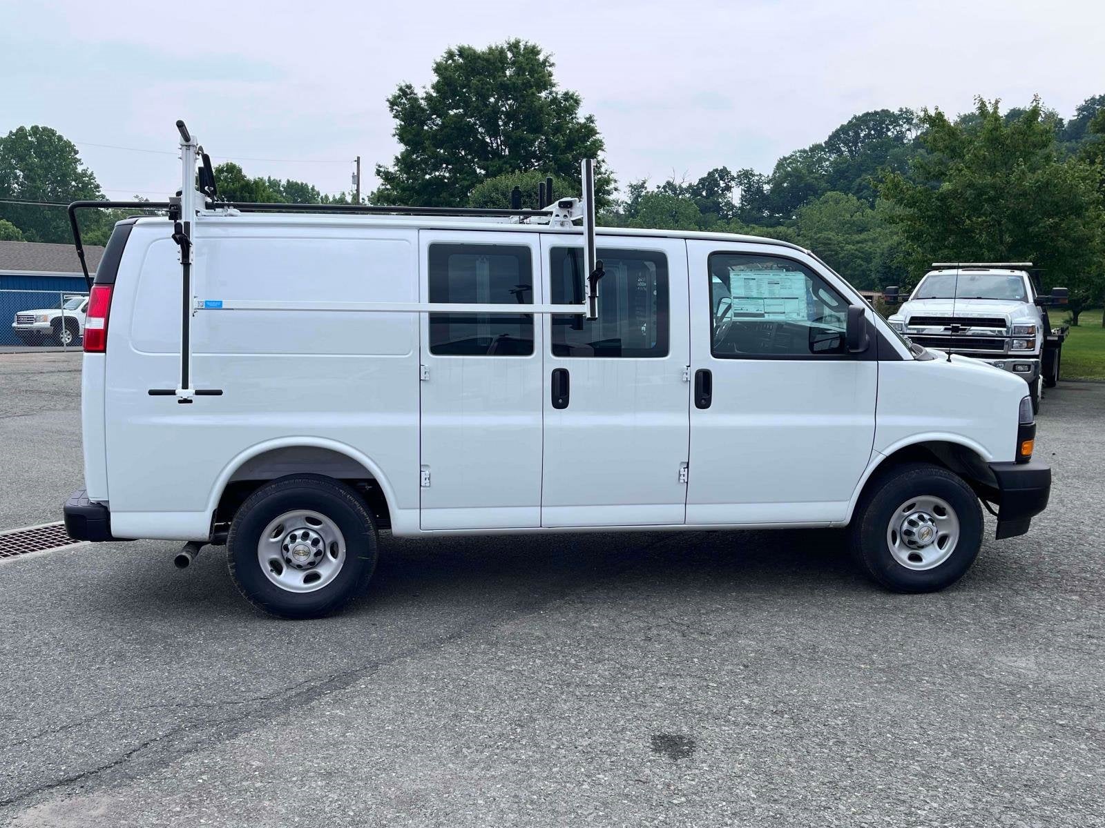 2025 Chevrolet Express Cargo 2500 WT