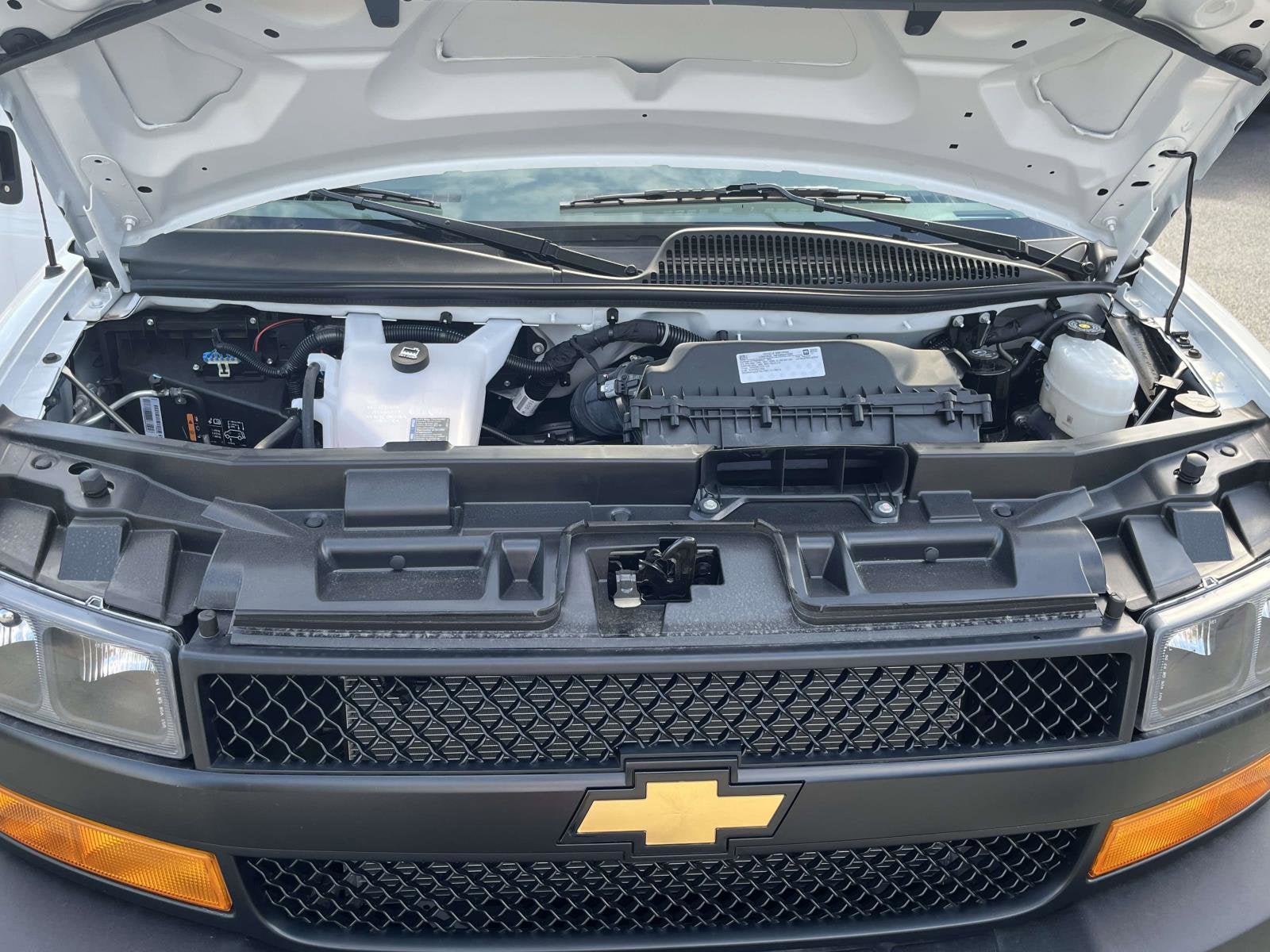 2025 Chevrolet Express Cargo 2500 WT