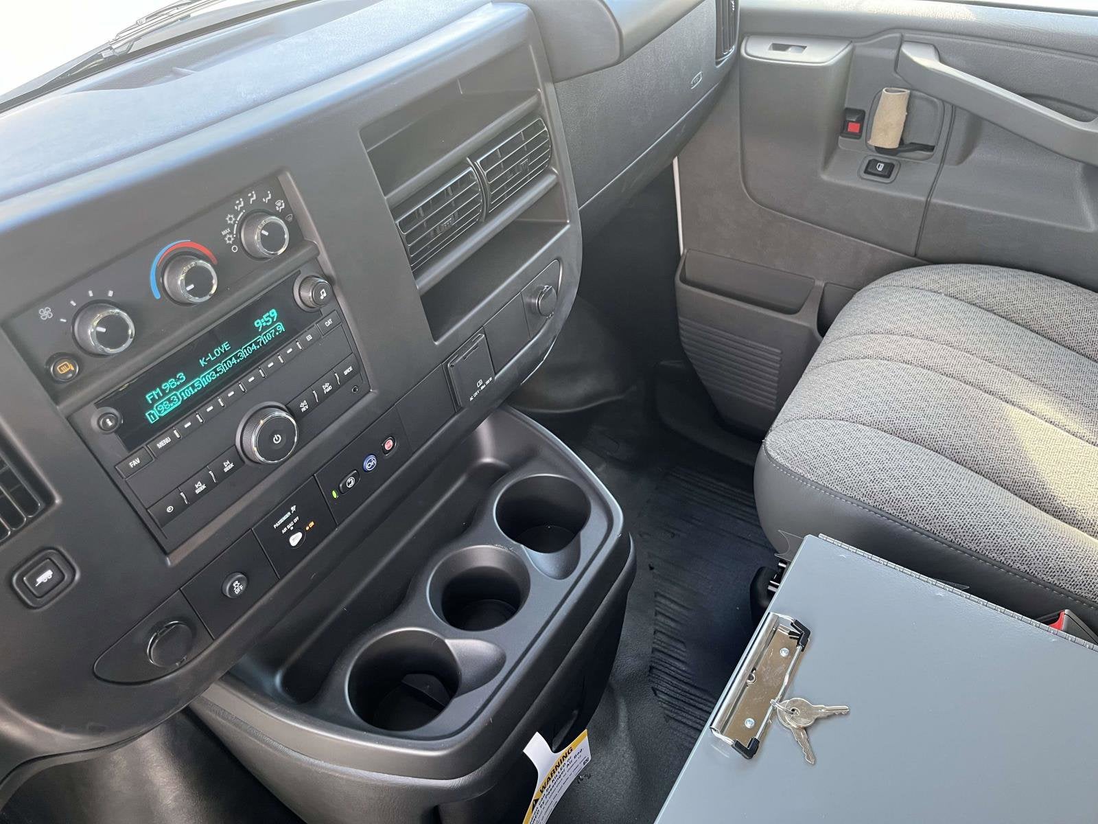 2025 Chevrolet Express Cargo 2500 WT