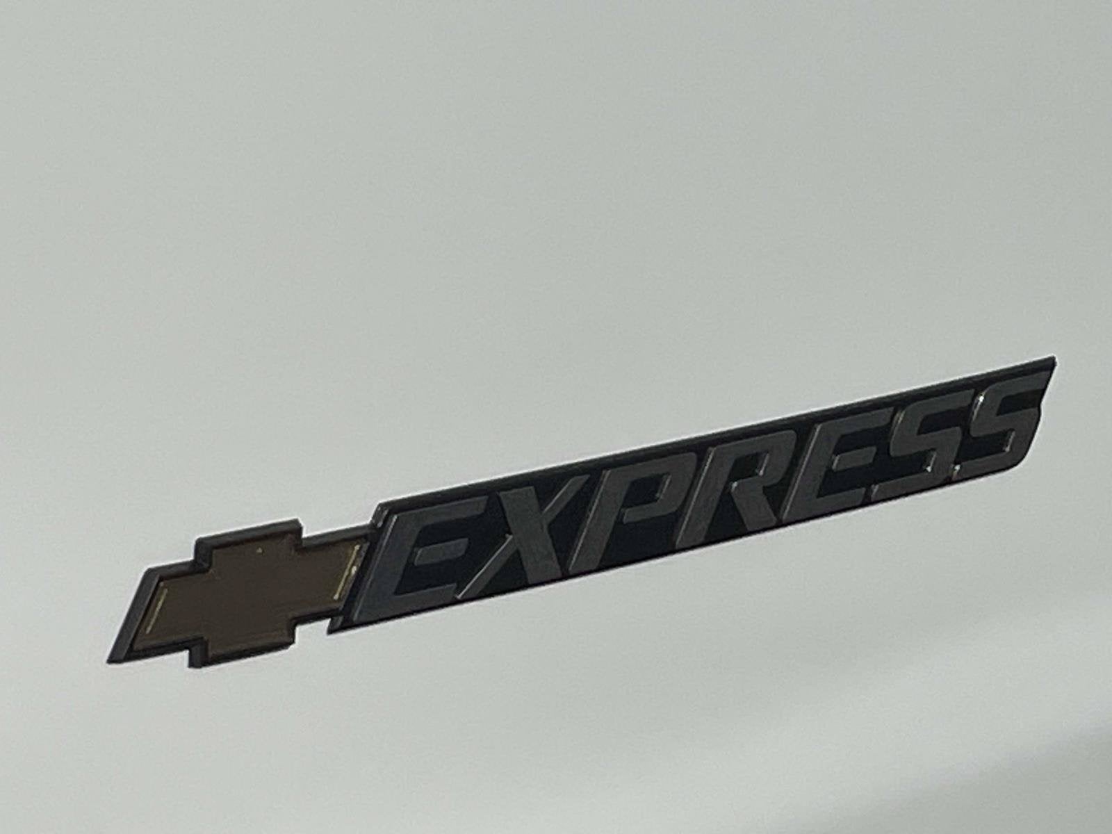 2025 Chevrolet Express Cargo WT
