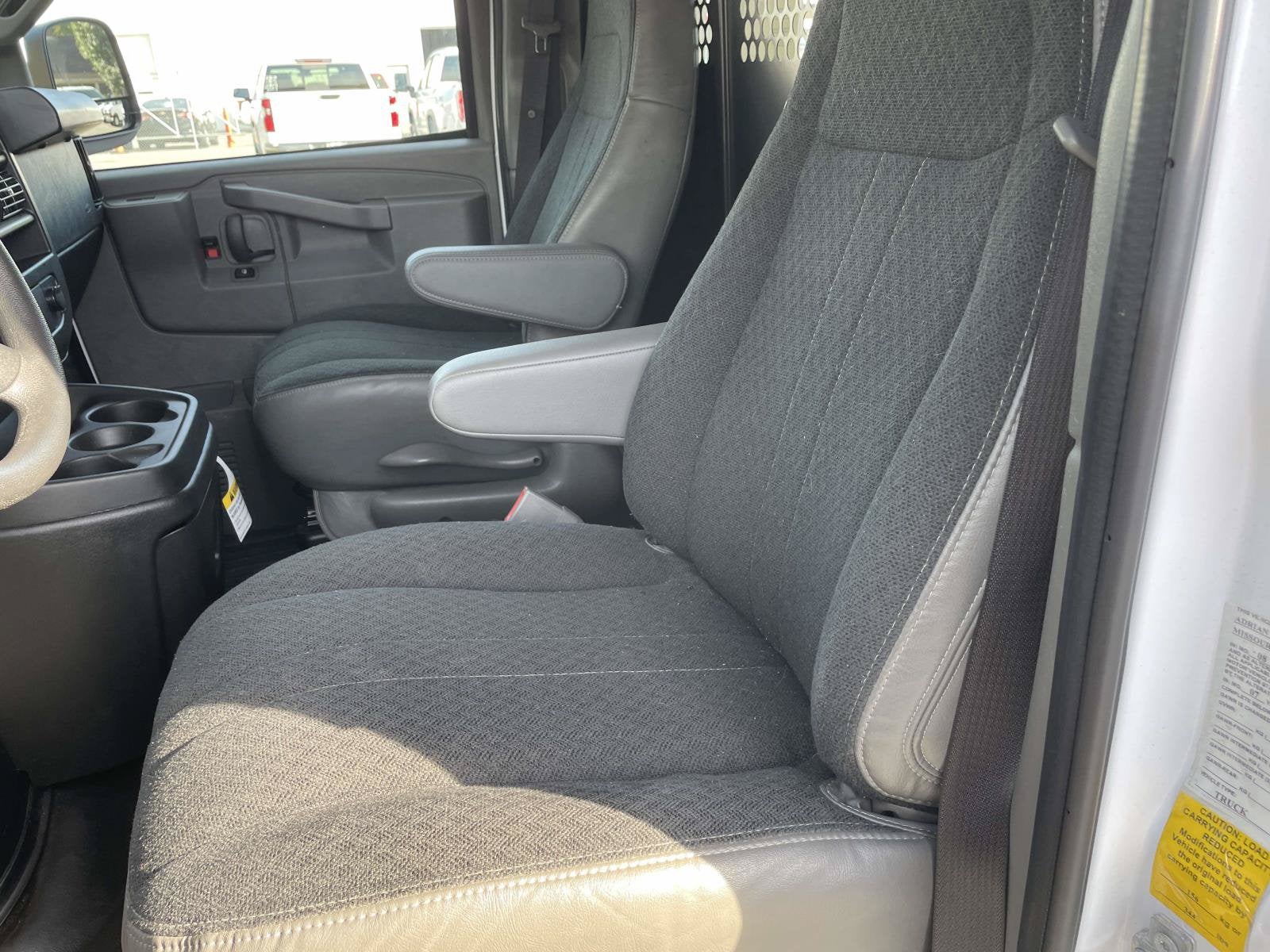 2025 Chevrolet Express Cargo WT