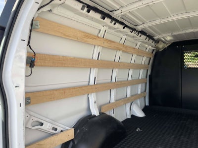 2025 Chevrolet Express Cargo WT
