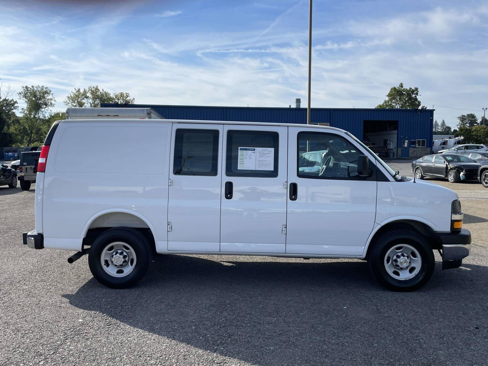2025 Chevrolet Express Cargo WT