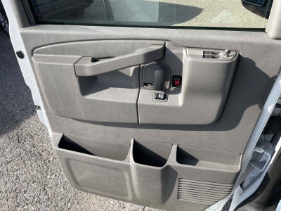 2025 Chevrolet Express Cargo WT