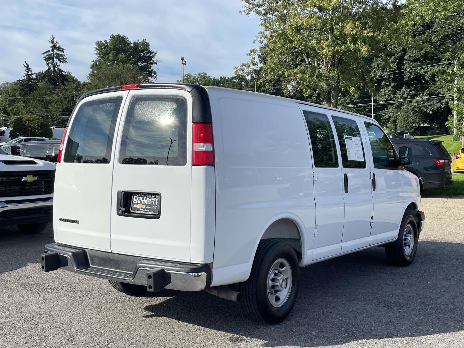 2025 Chevrolet Express Cargo WT