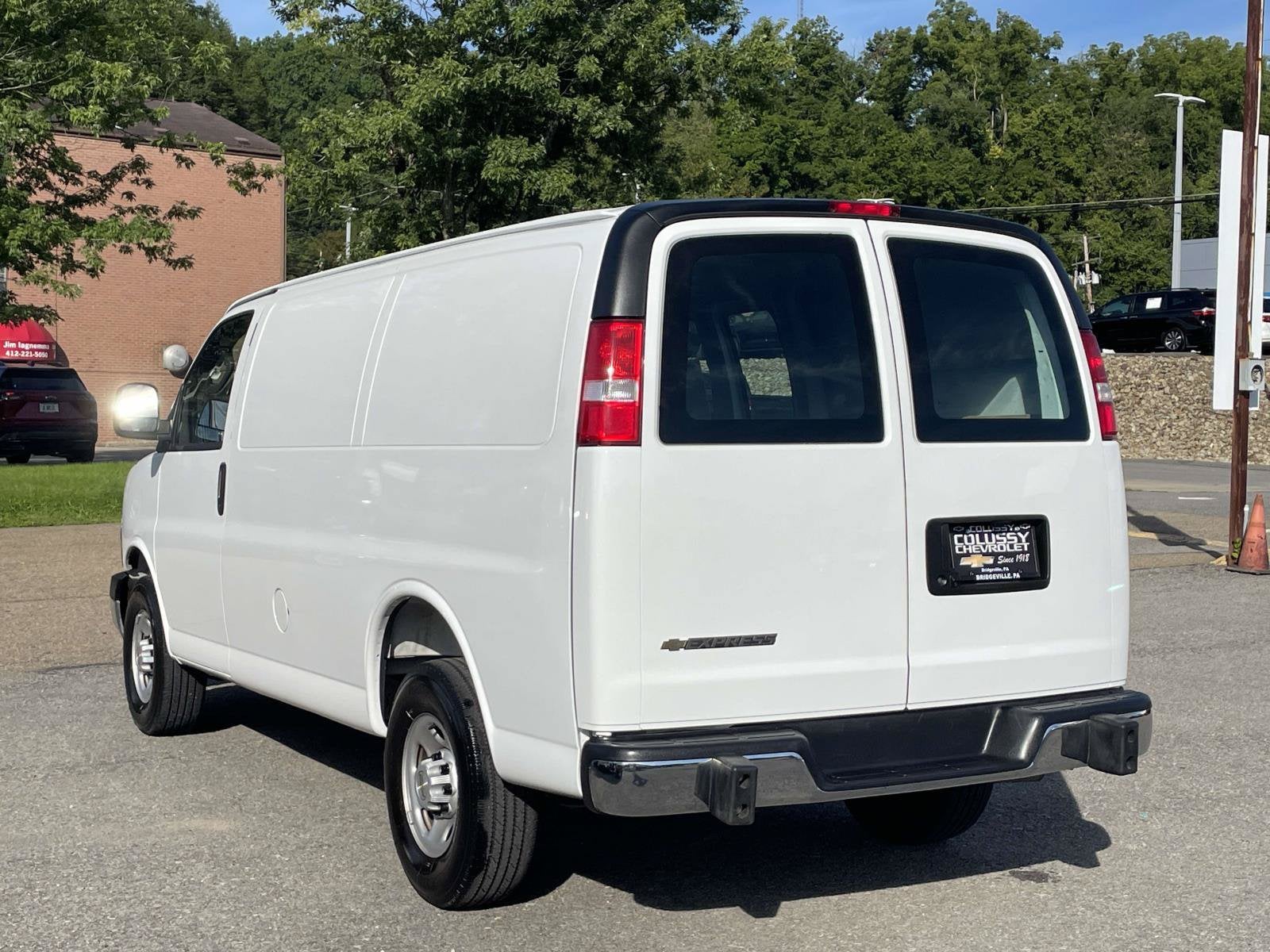 2025 Chevrolet Express Cargo WT