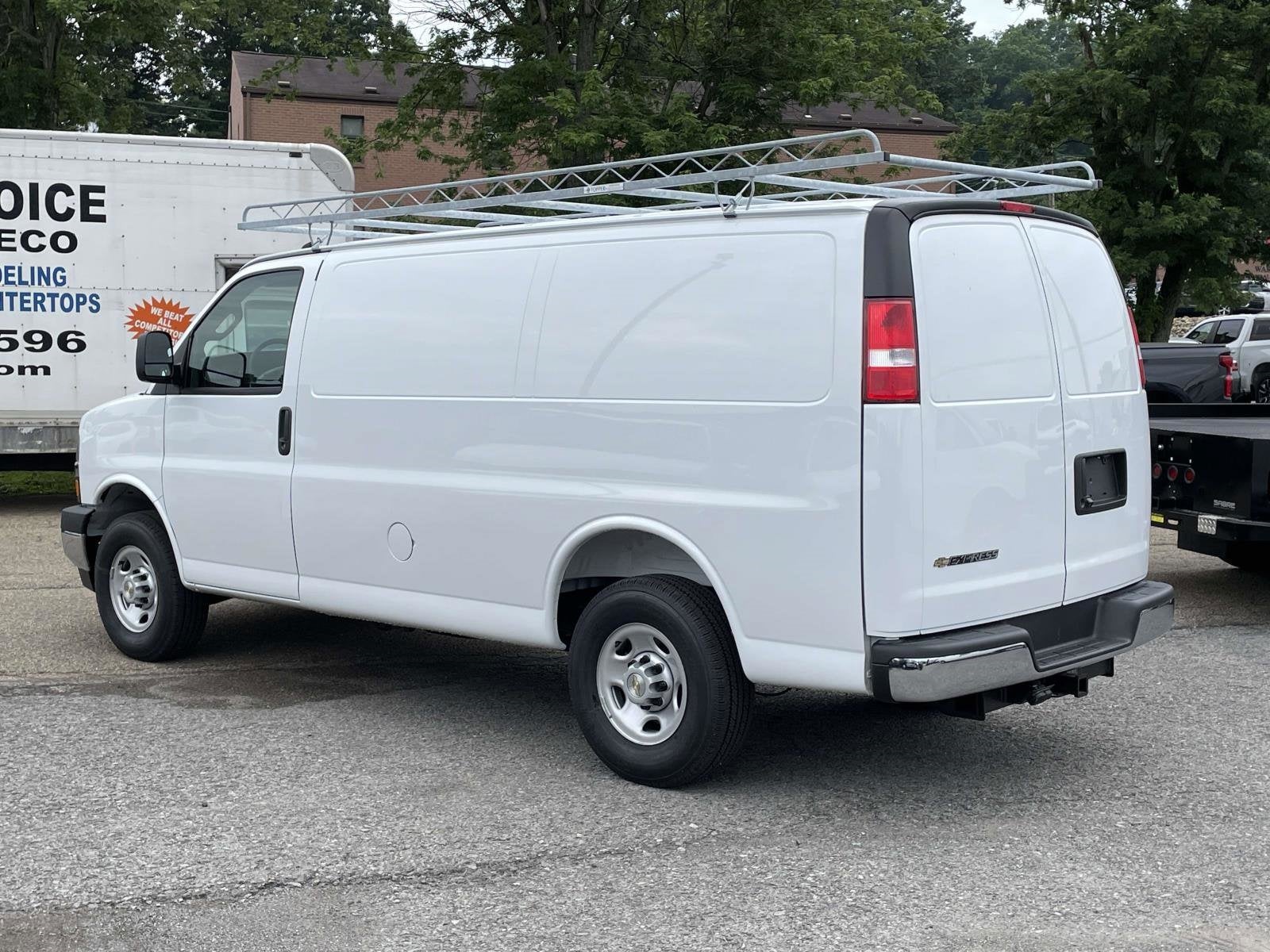2025 Chevrolet Express Cargo 2500 WT
