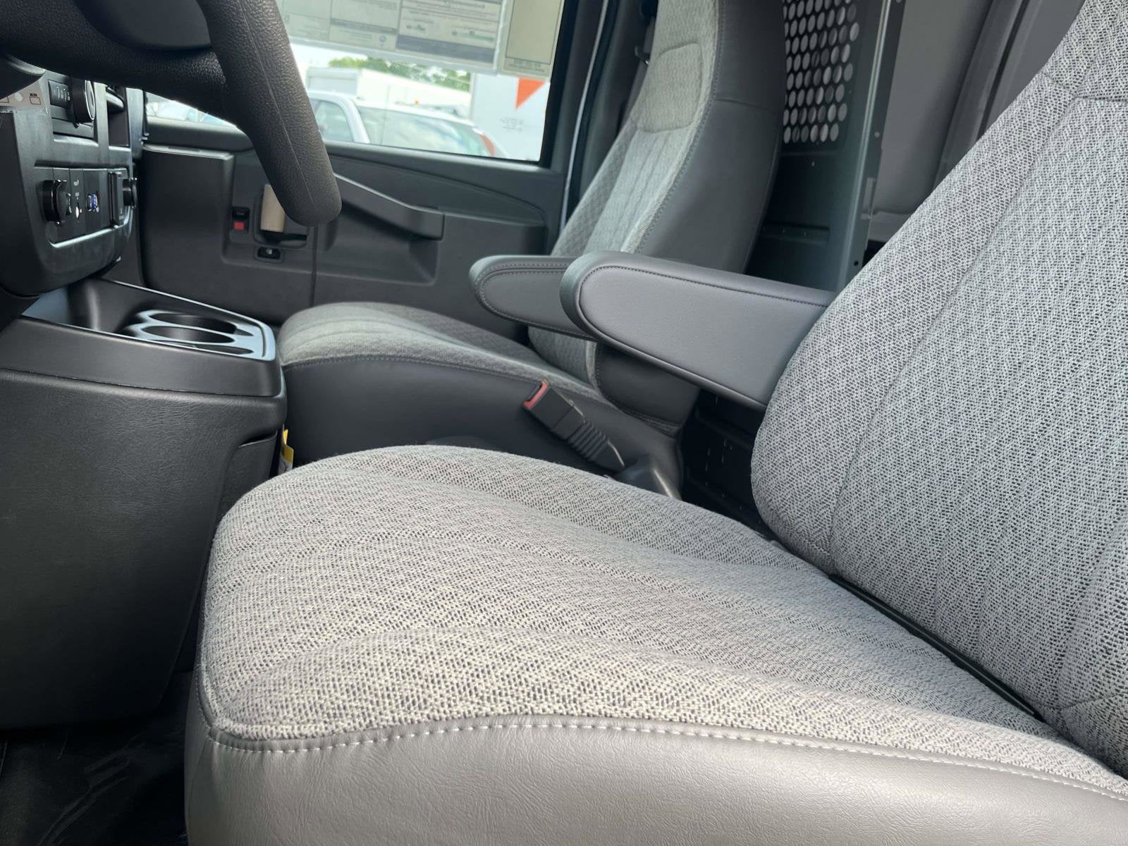 2025 Chevrolet Express Cargo 2500 WT