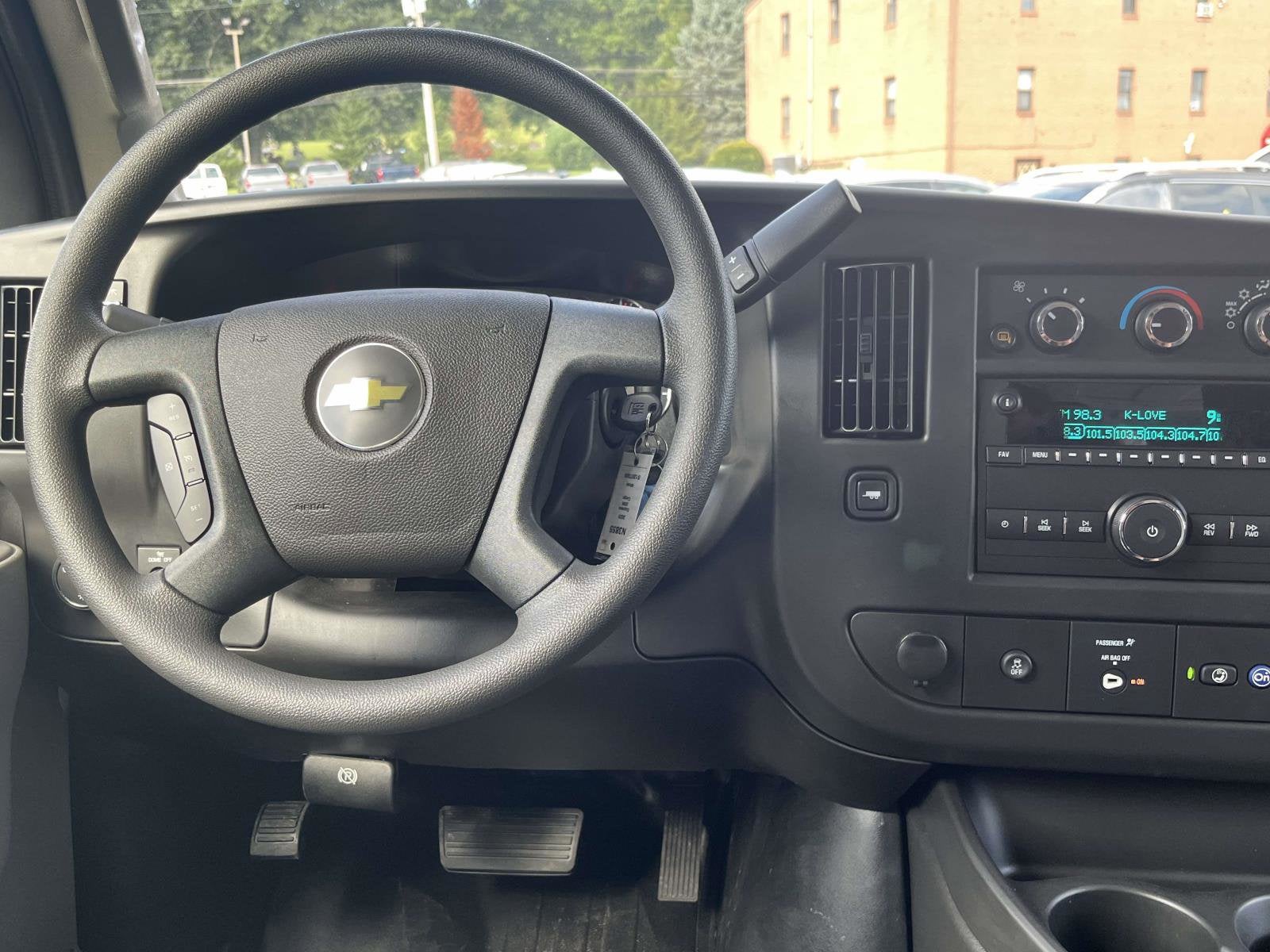 2025 Chevrolet Express Cargo 2500 WT