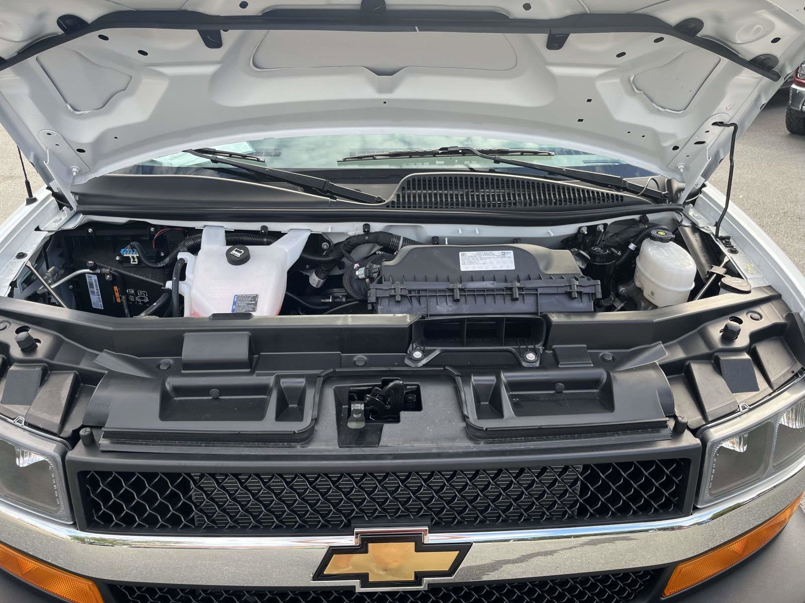 2025 Chevrolet Express Cargo 2500 WT