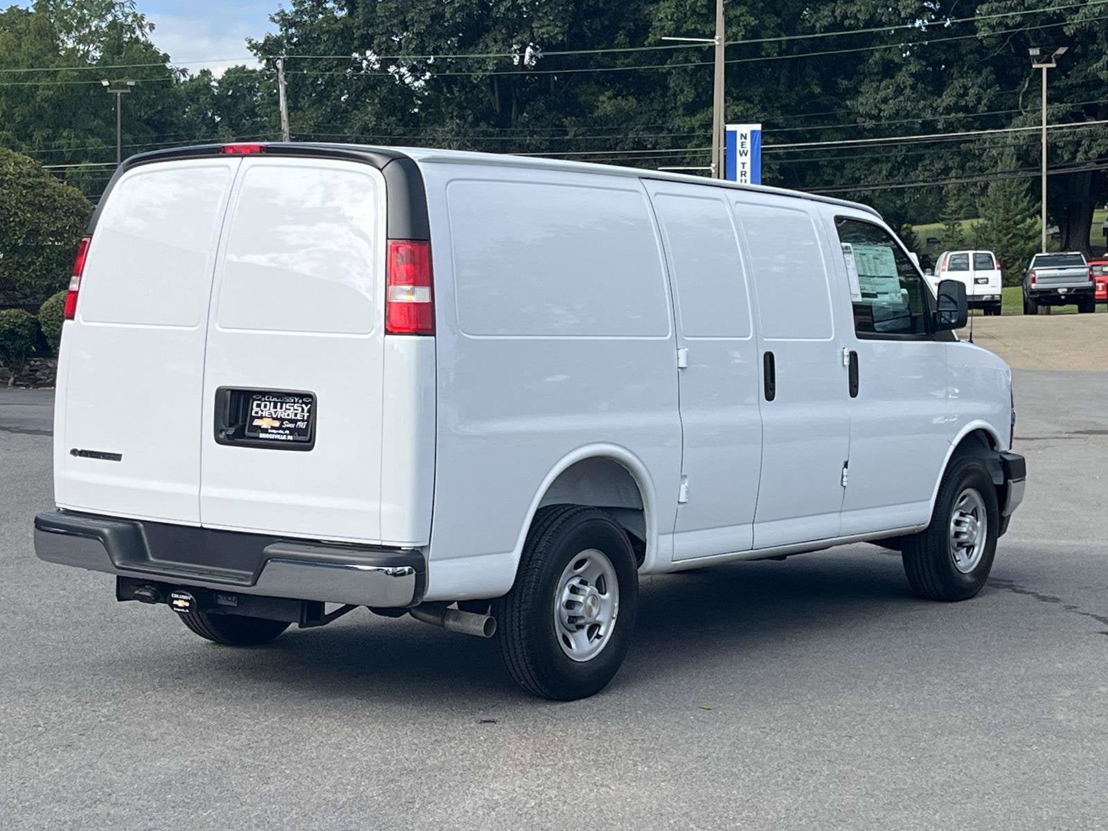 2025 Chevrolet Express Cargo 2500 WT