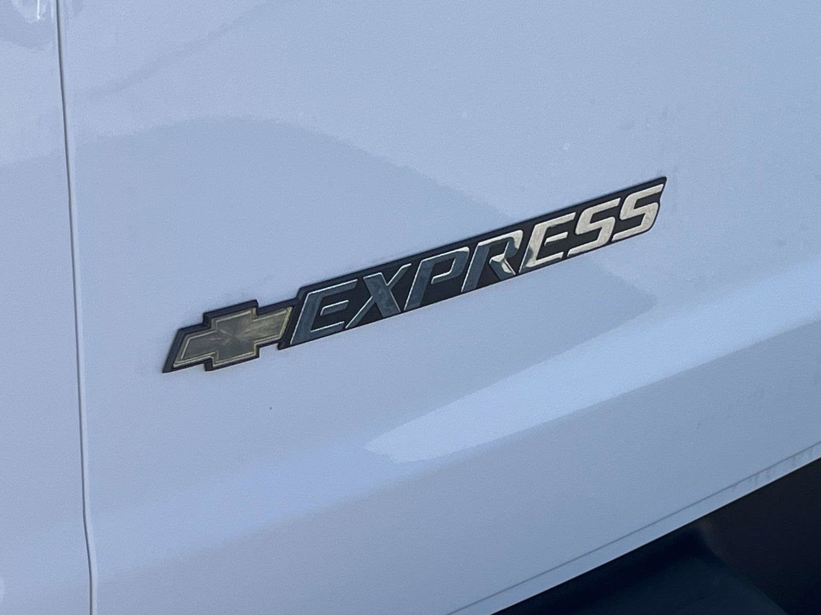 2025 Chevrolet Express Cargo 2500 WT