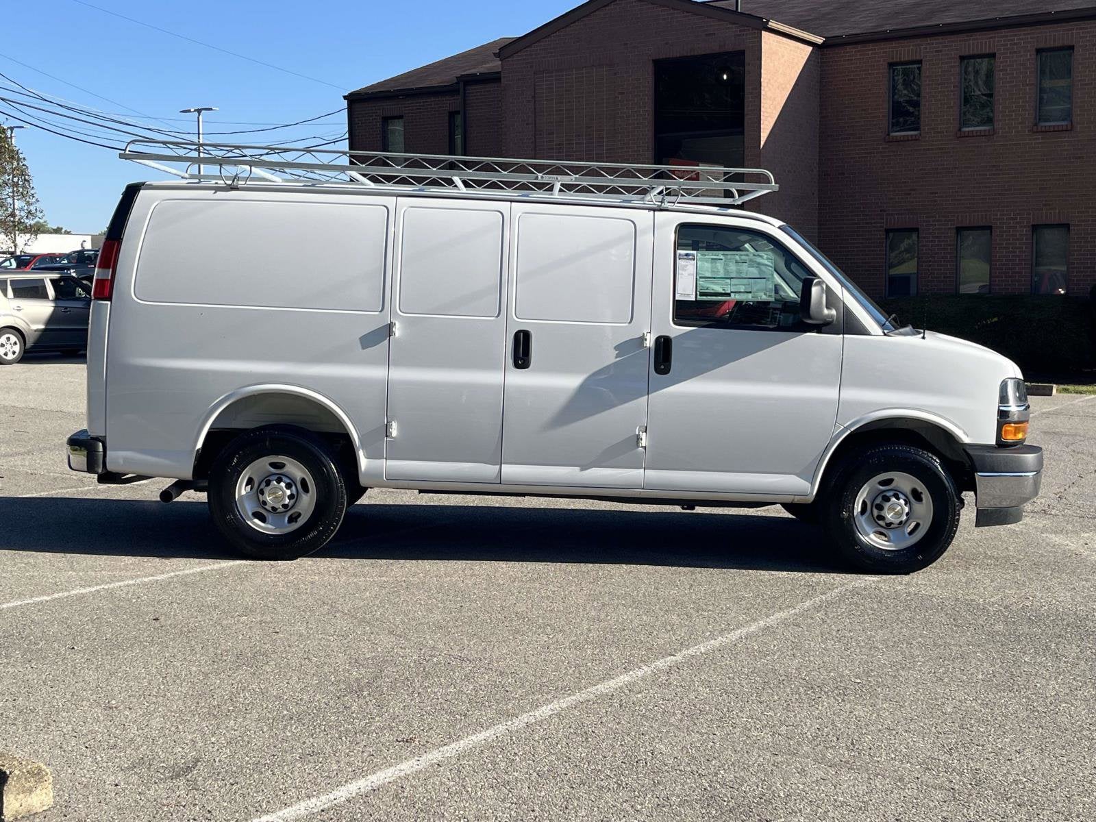 2025 Chevrolet Express Cargo 2500 WT