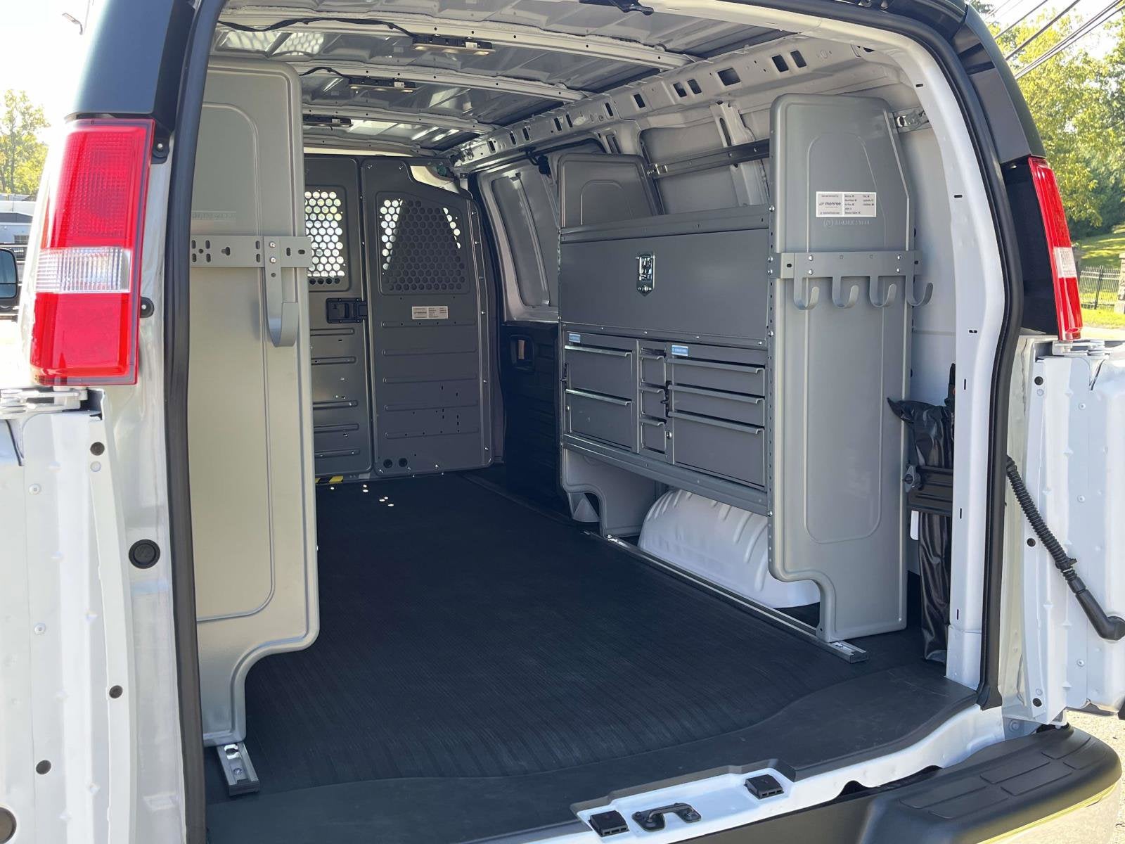 2025 Chevrolet Express Cargo 2500 WT