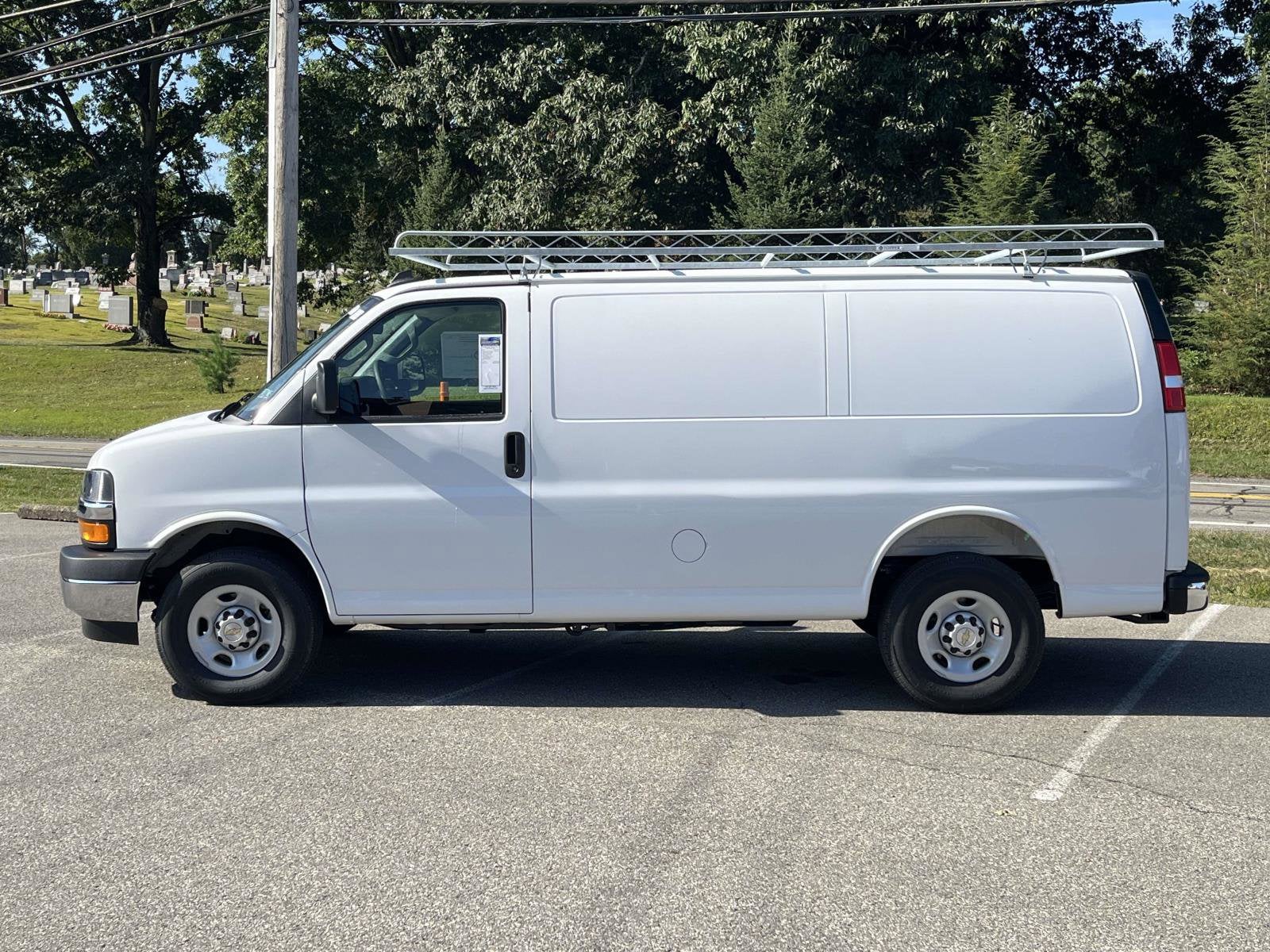 2025 Chevrolet Express Cargo 2500 WT