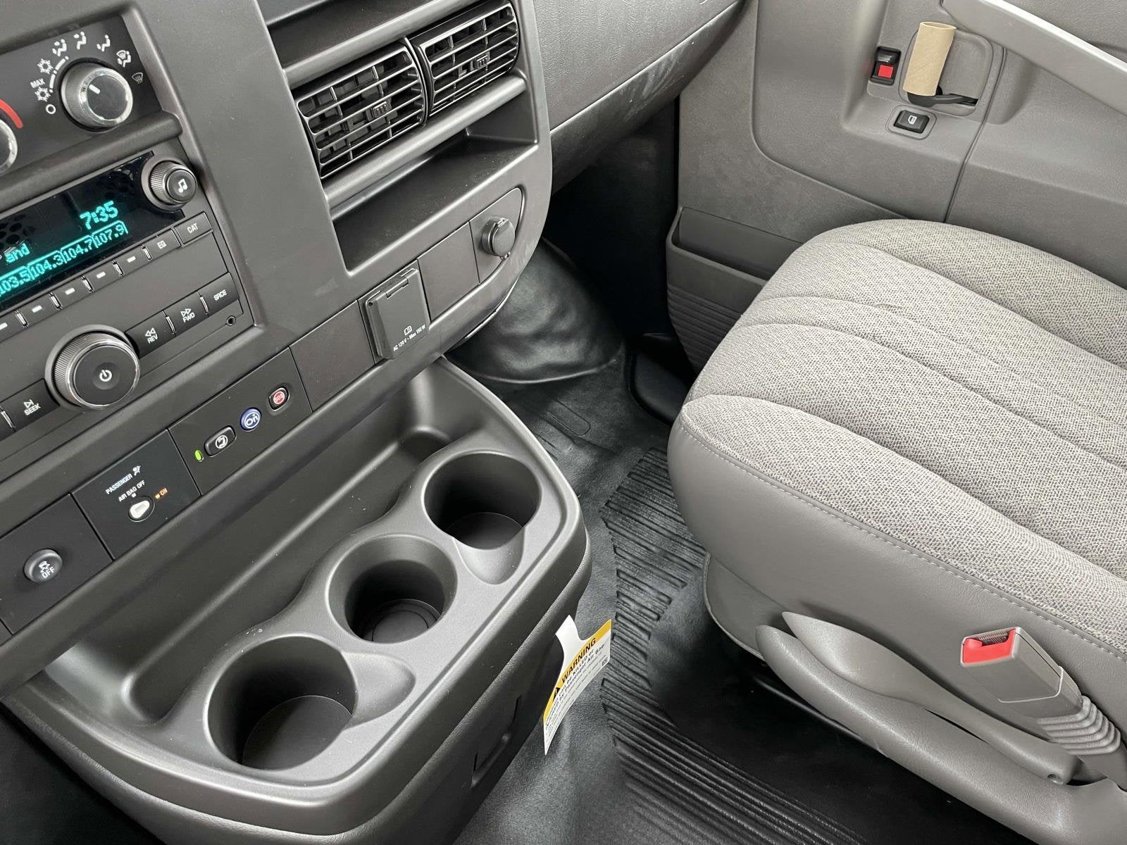 2025 Chevrolet Express Cargo 3500 WT