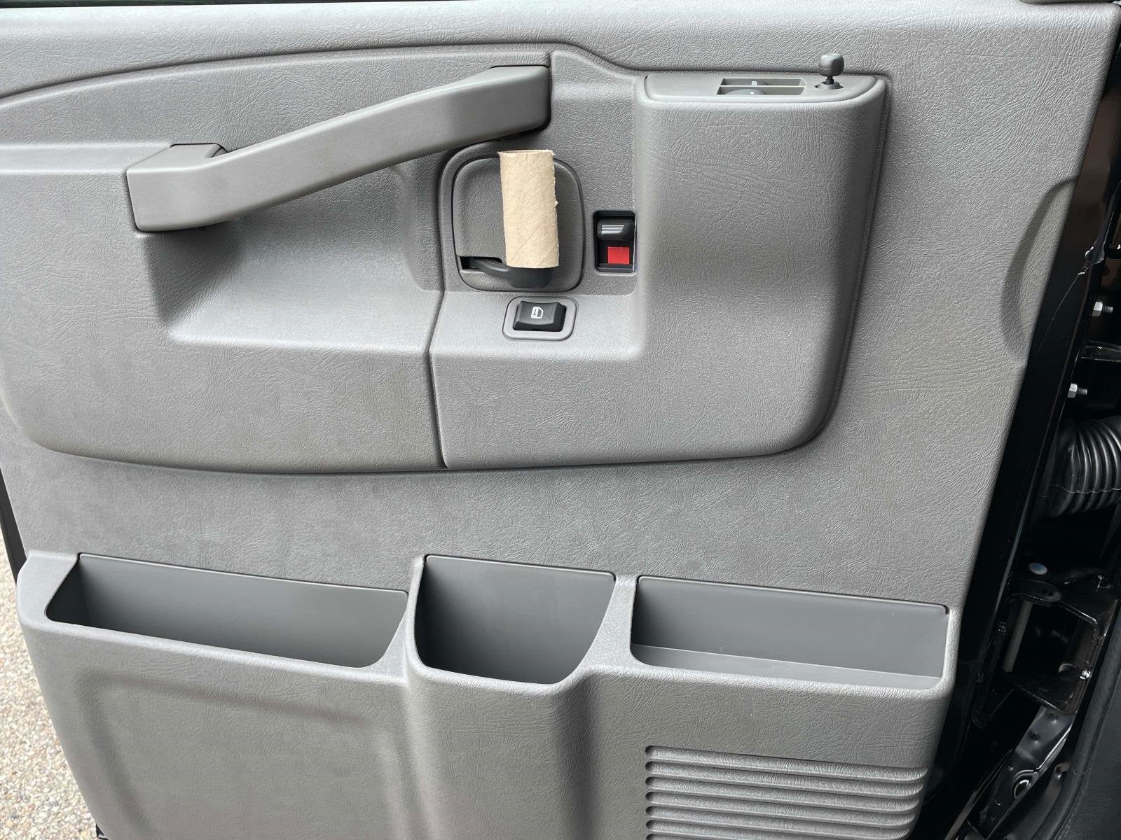 2025 Chevrolet Express Cargo 3500 WT