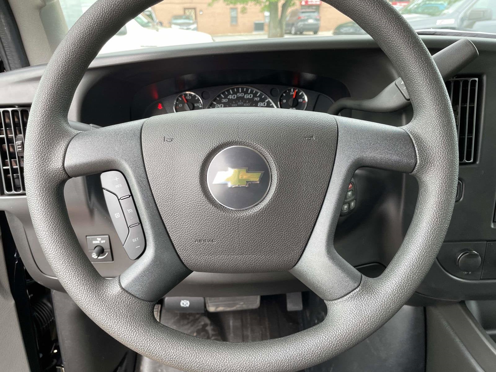 2025 Chevrolet Express Cargo 3500 WT