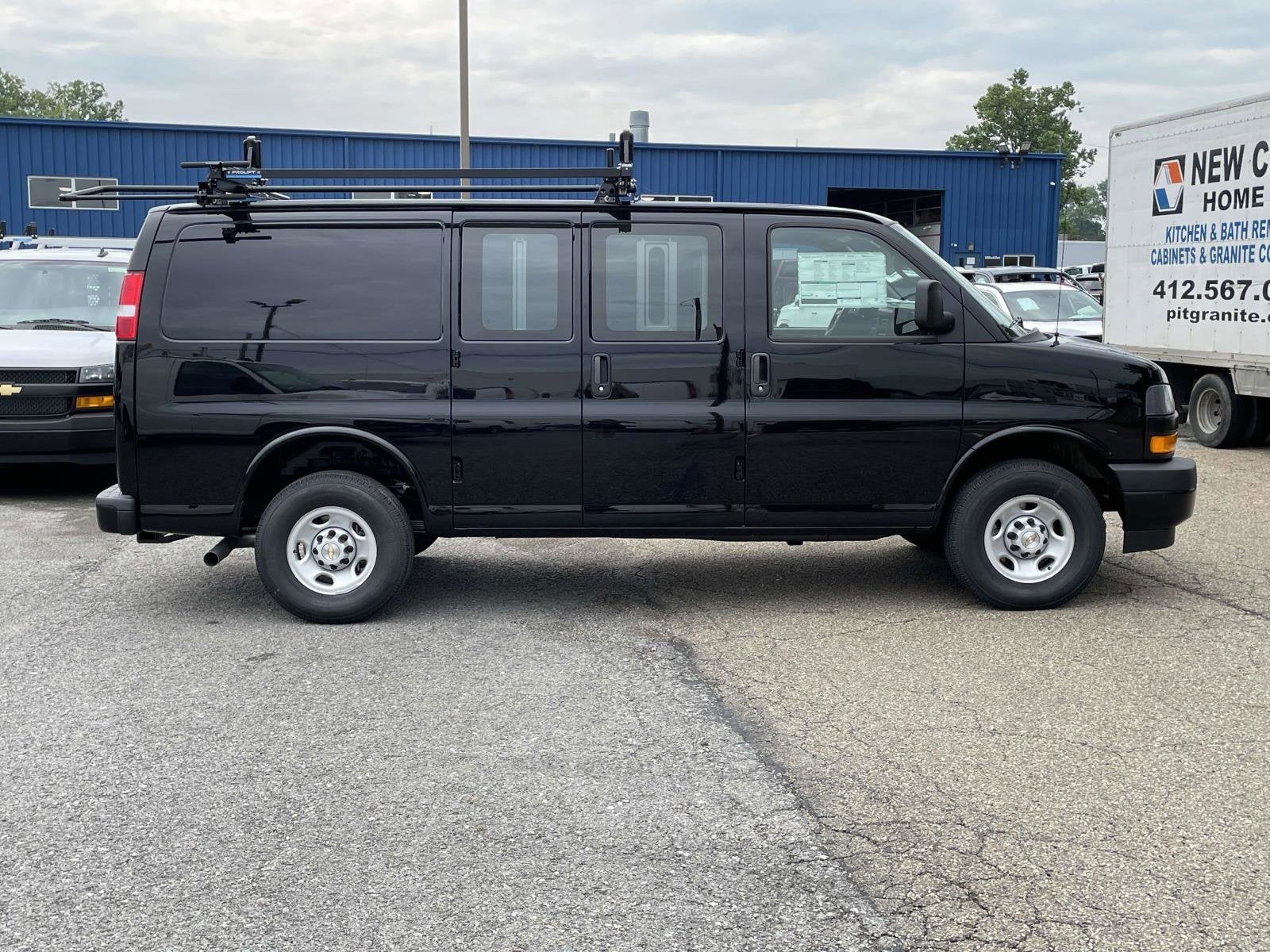 2025 Chevrolet Express Cargo 3500 WT