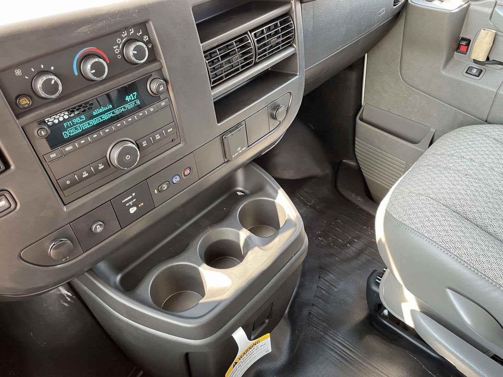 2025 Chevrolet Express Cargo 3500 WT