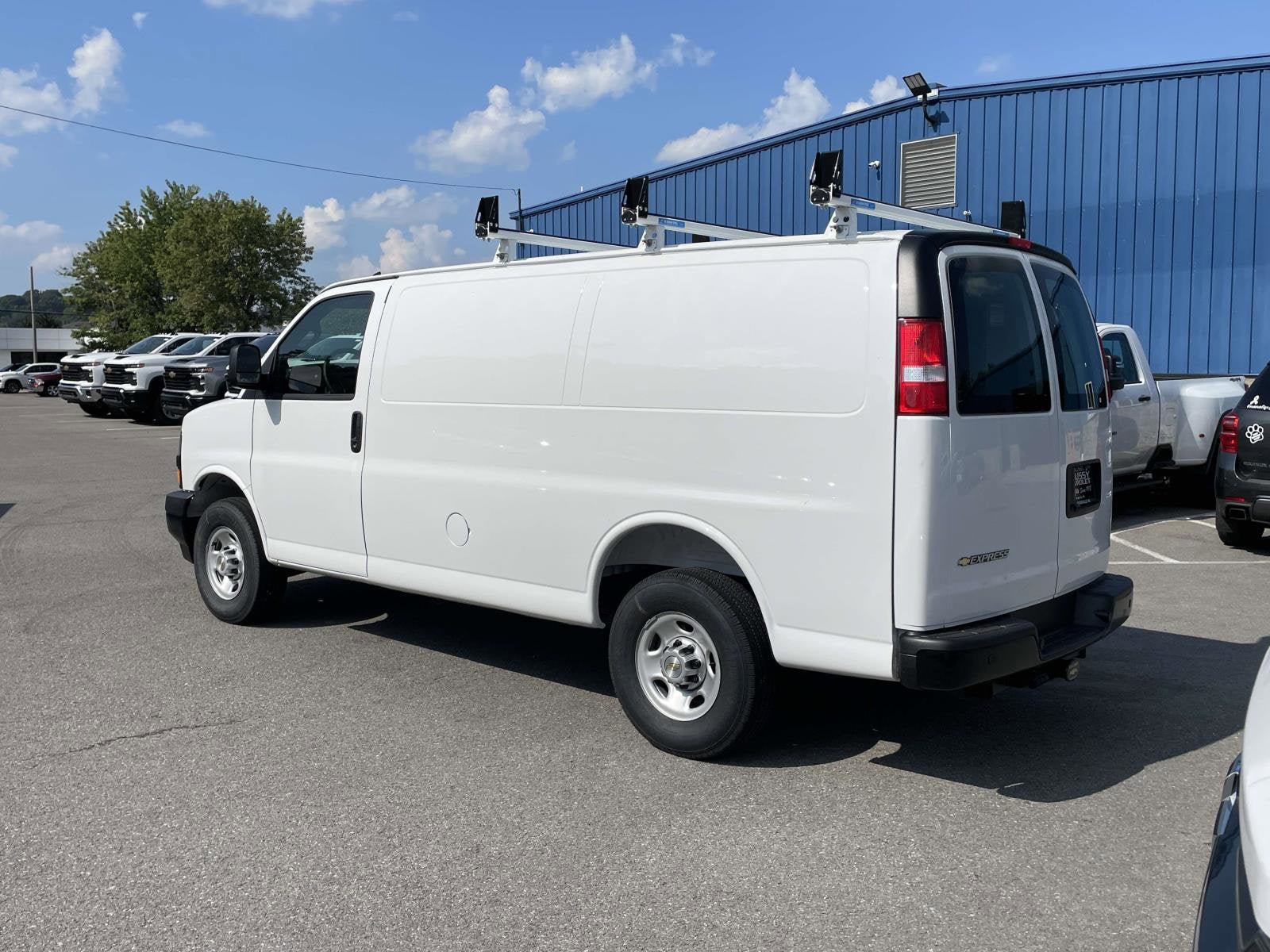 2025 Chevrolet Express Cargo 3500 WT