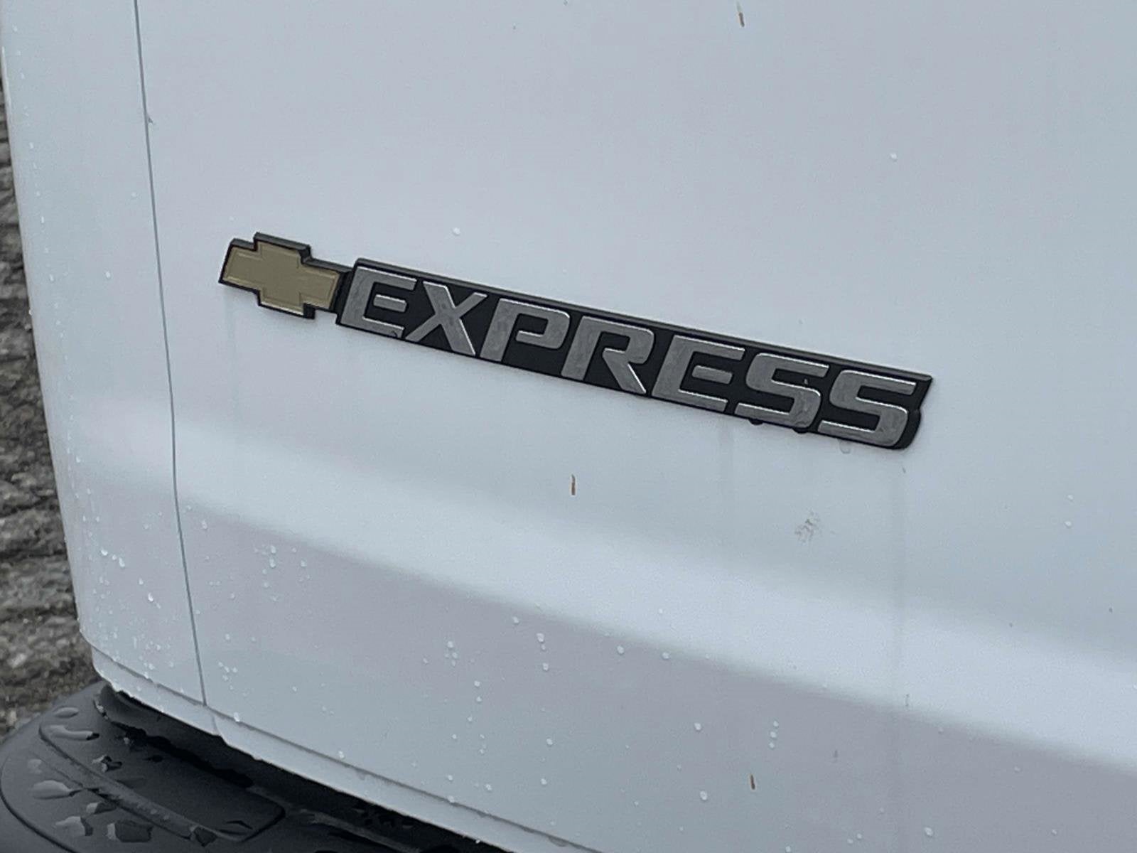 2025 Chevrolet Express Cargo 3500 WT