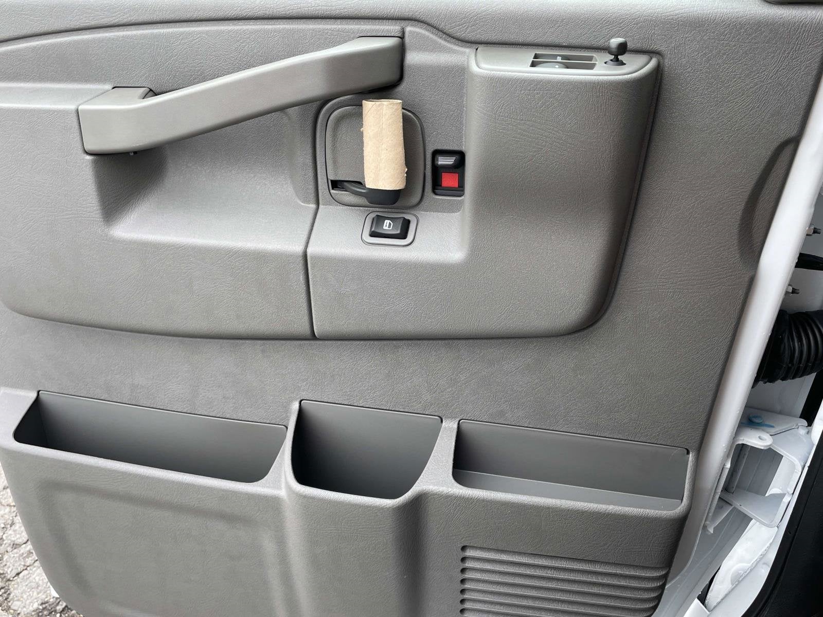 2025 Chevrolet Express Cargo 3500 WT