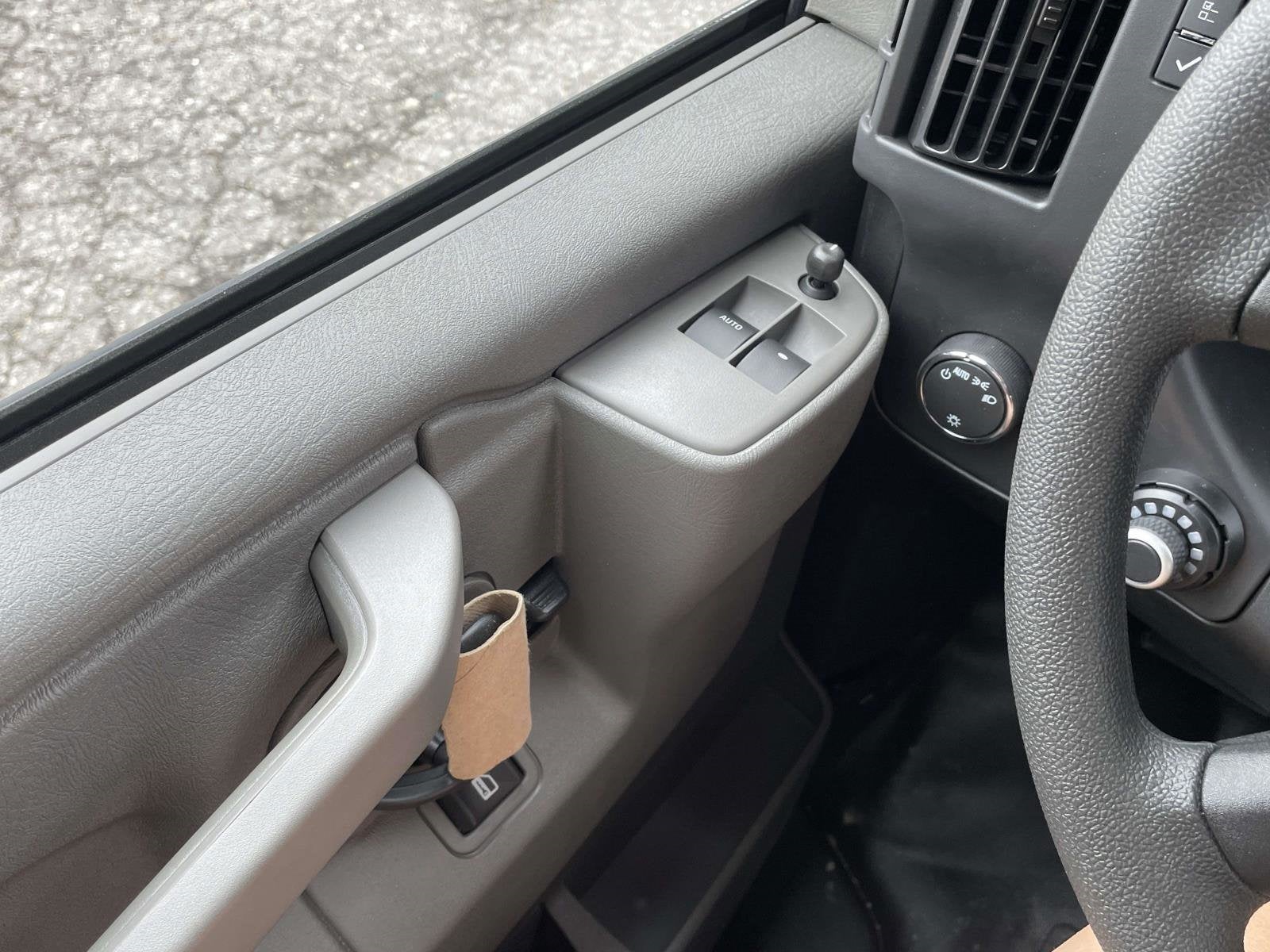 2025 Chevrolet Express Cargo 3500 WT