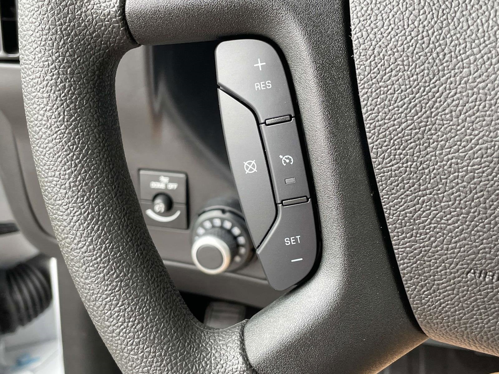 2025 Chevrolet Express Cargo 3500 WT