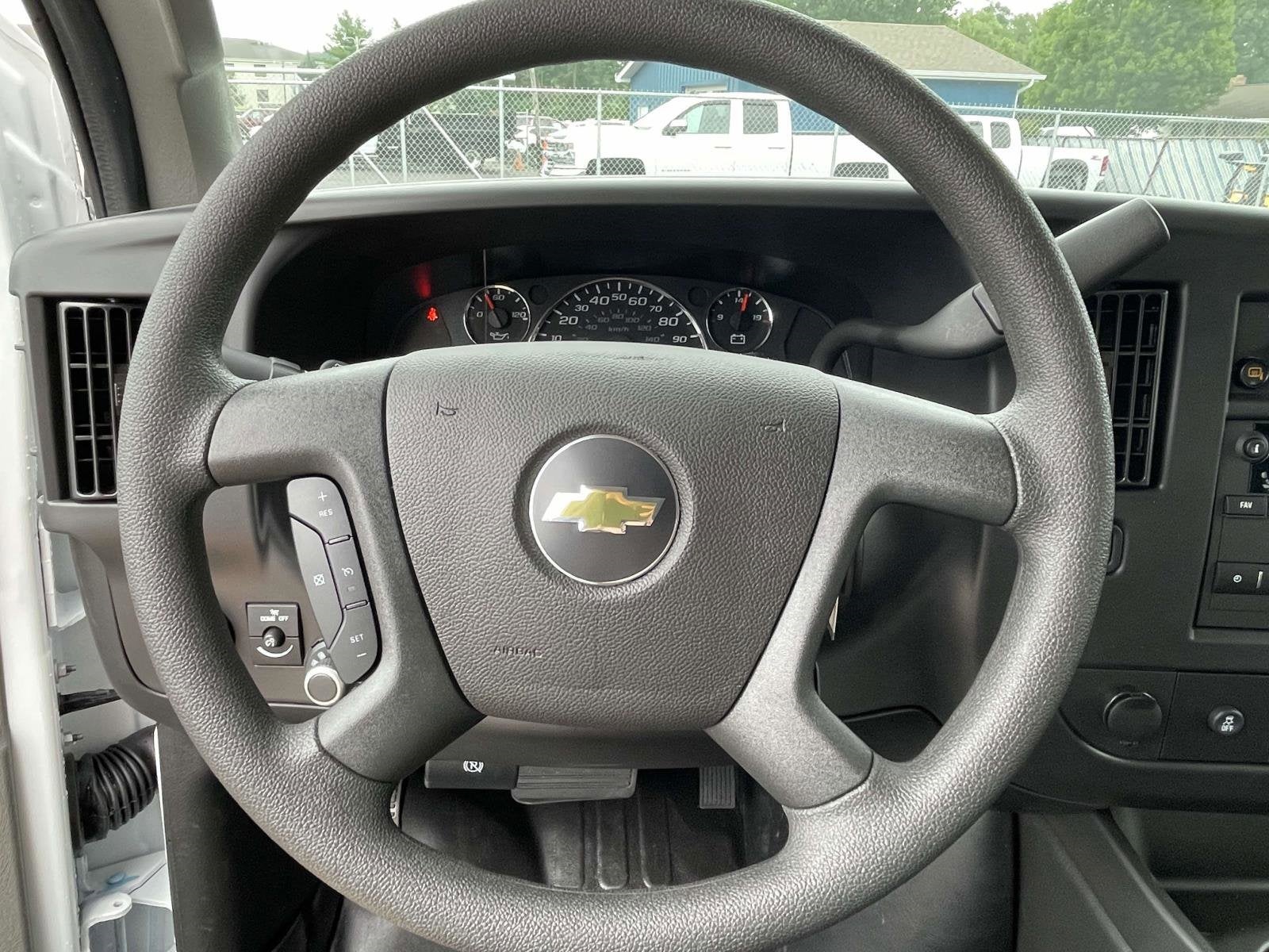 2025 Chevrolet Express Cargo 3500 WT