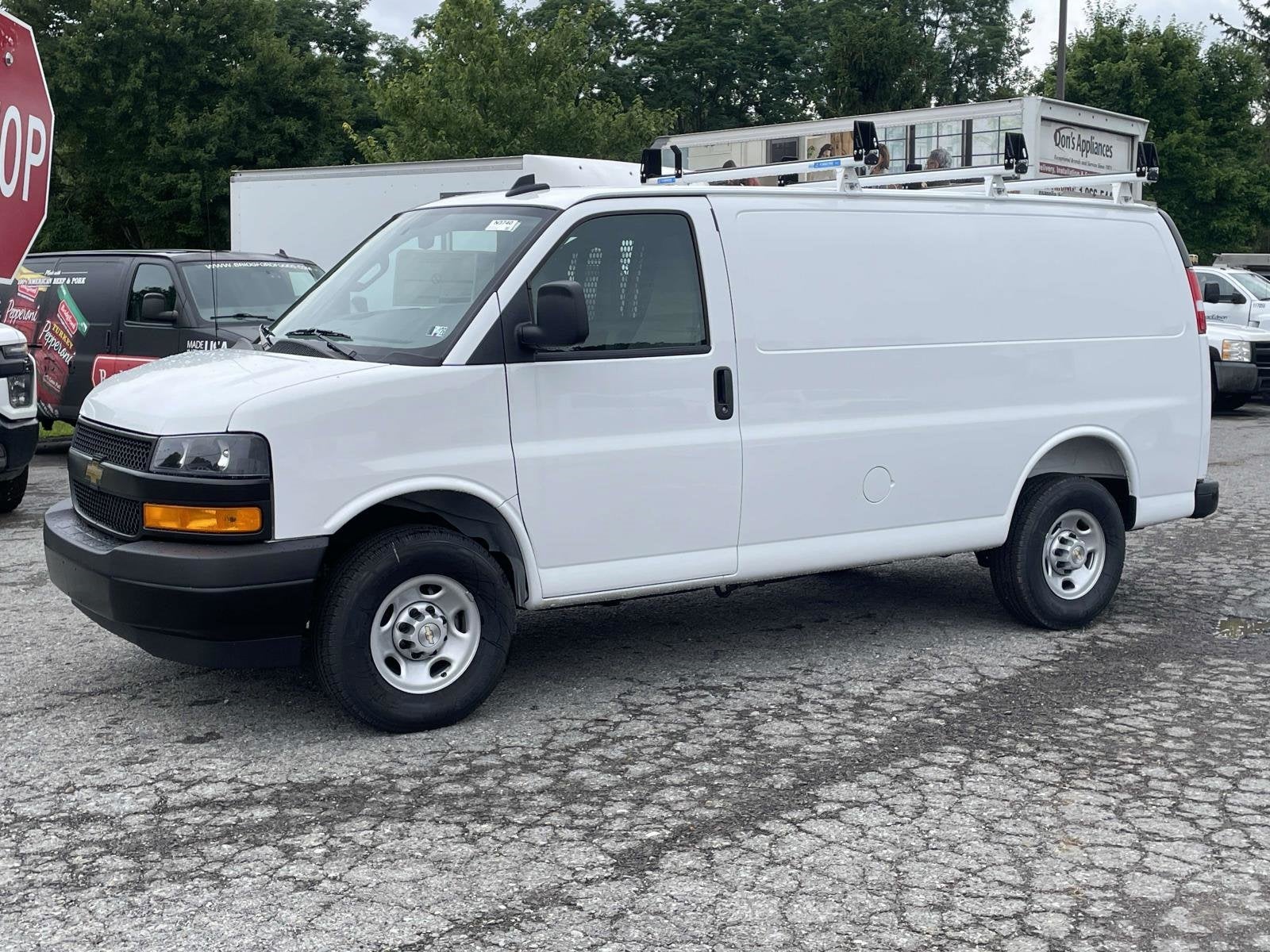2025 Chevrolet Express Cargo 3500 WT