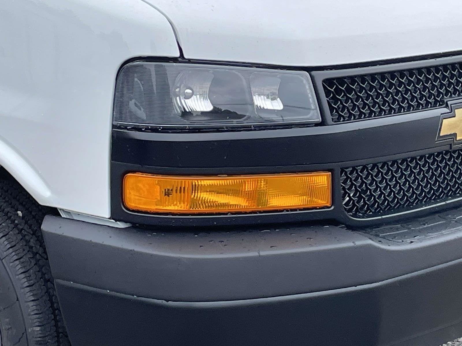 2025 Chevrolet Express Cargo 3500 WT