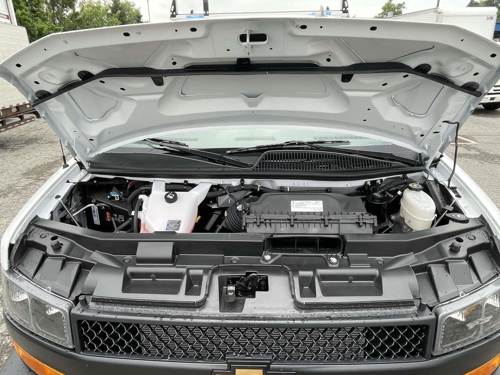 2025 Chevrolet Express Cargo 3500 WT