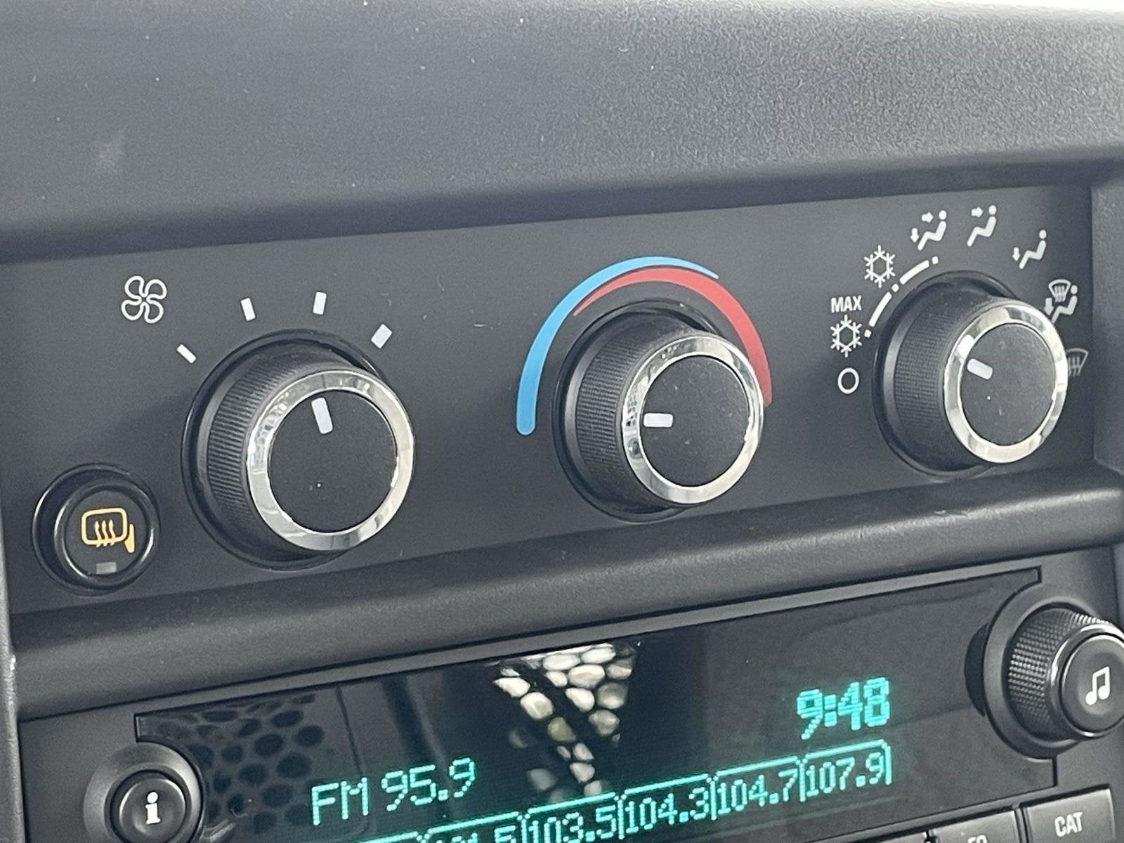 2025 Chevrolet Express Cargo 3500 WT