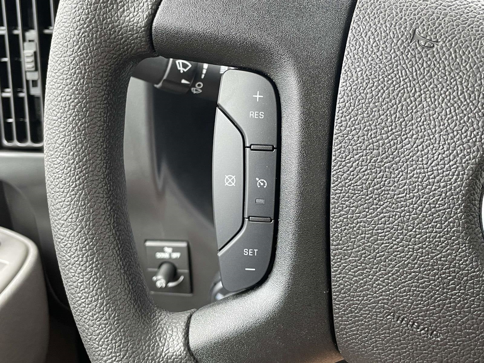 2025 Chevrolet Express Cargo 3500 WT