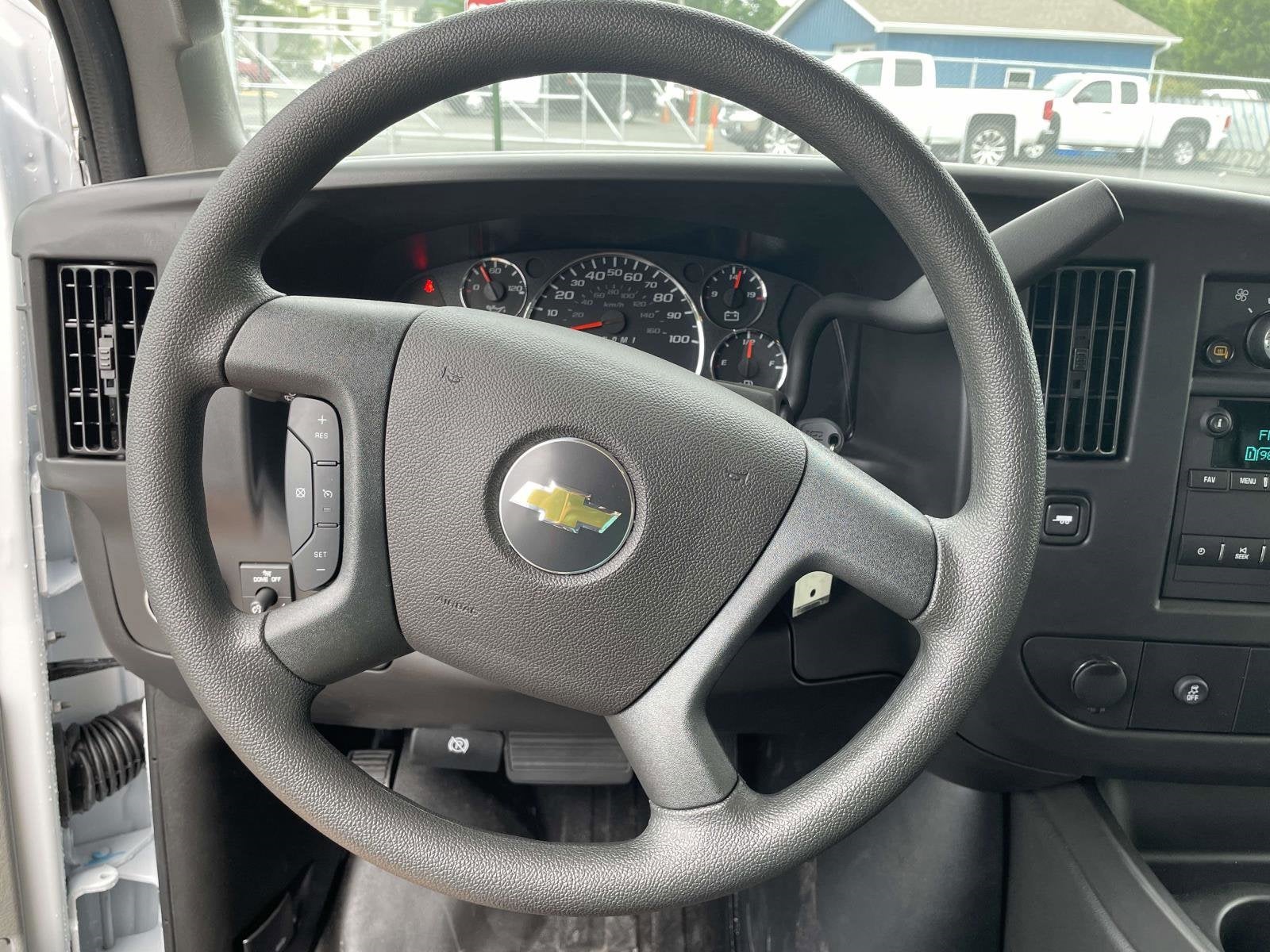 2025 Chevrolet Express Cargo 3500 WT