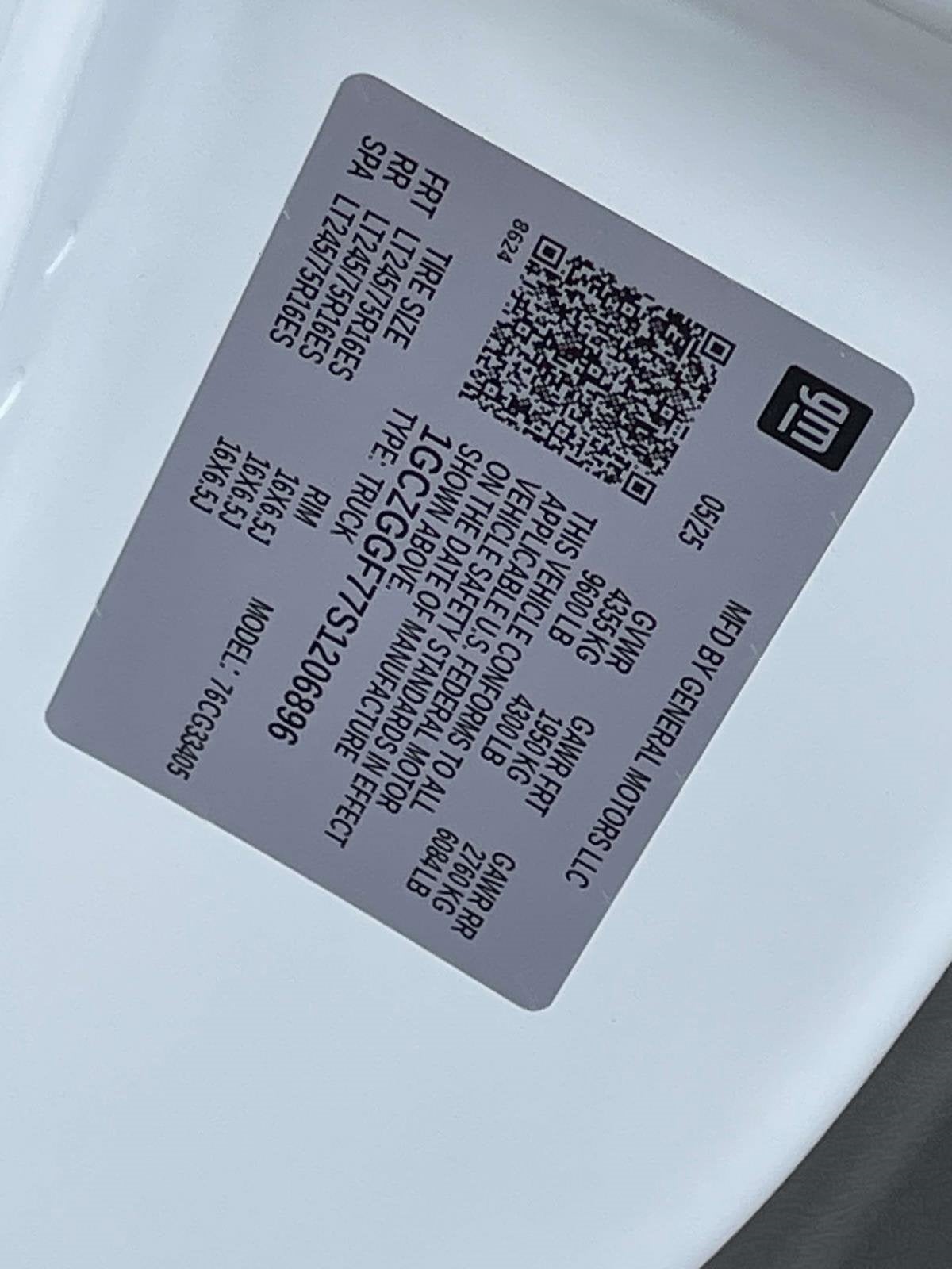 2025 Chevrolet Express Cargo 3500 WT