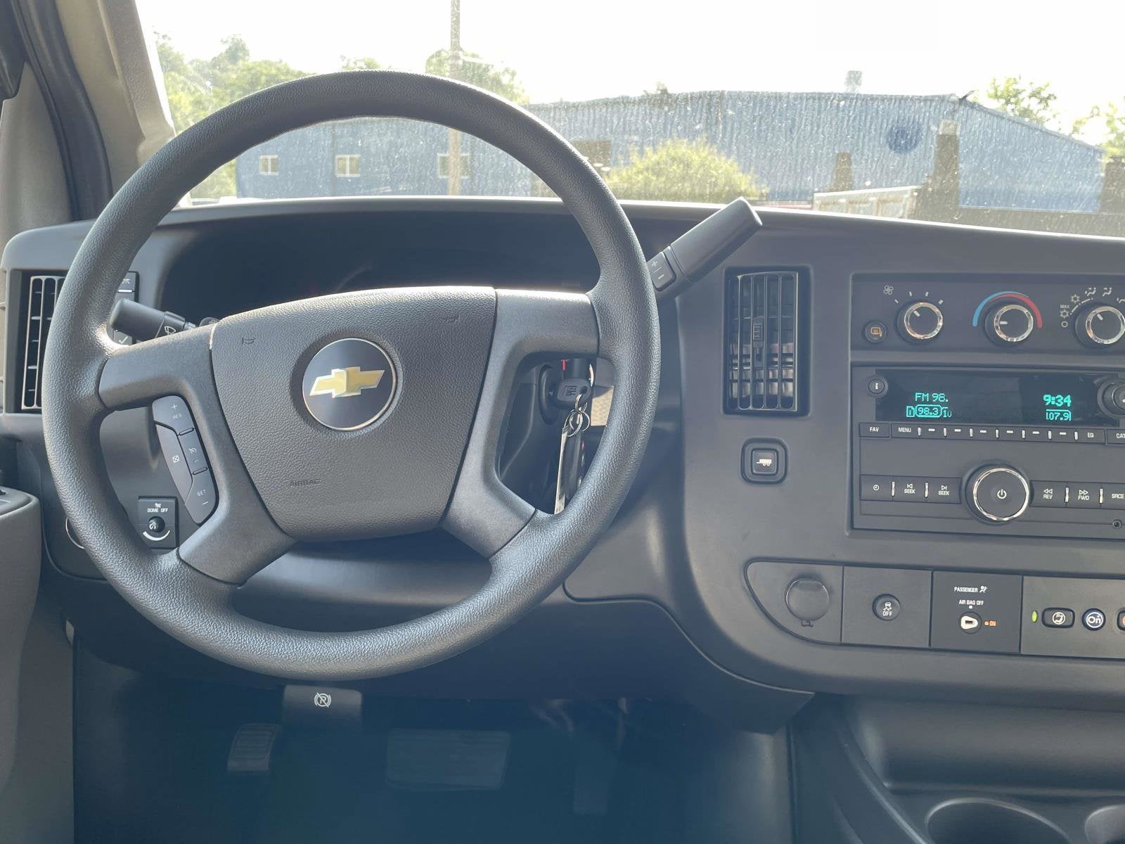 2025 Chevrolet Express Cargo 3500 WT