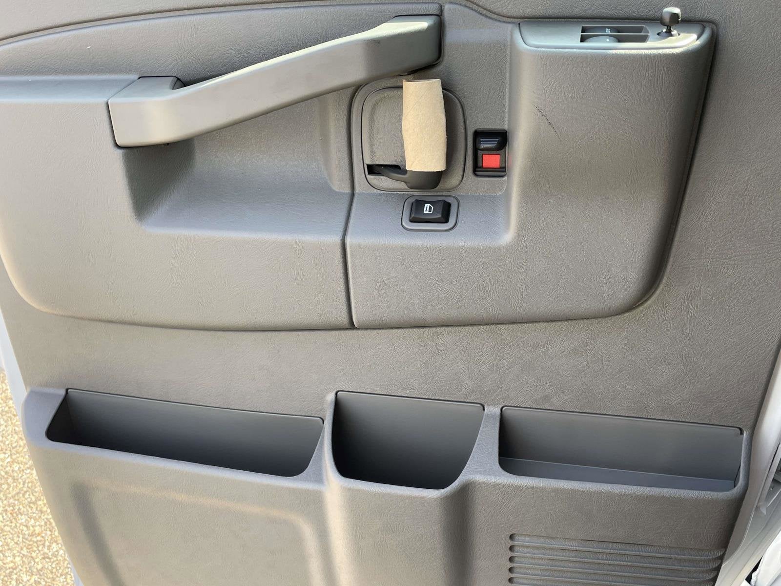 2025 Chevrolet Express Cargo 3500 WT