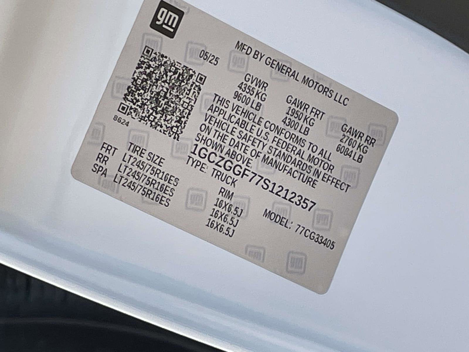 2025 Chevrolet Express Cargo 3500 WT