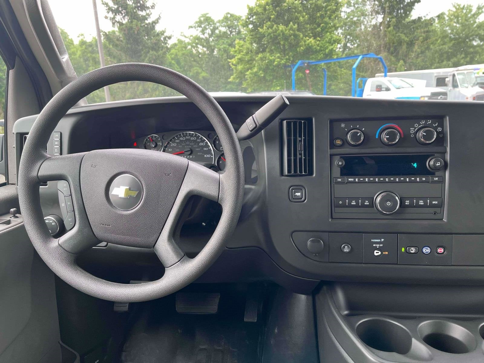 2025 Chevrolet Express Cargo 3500 WT