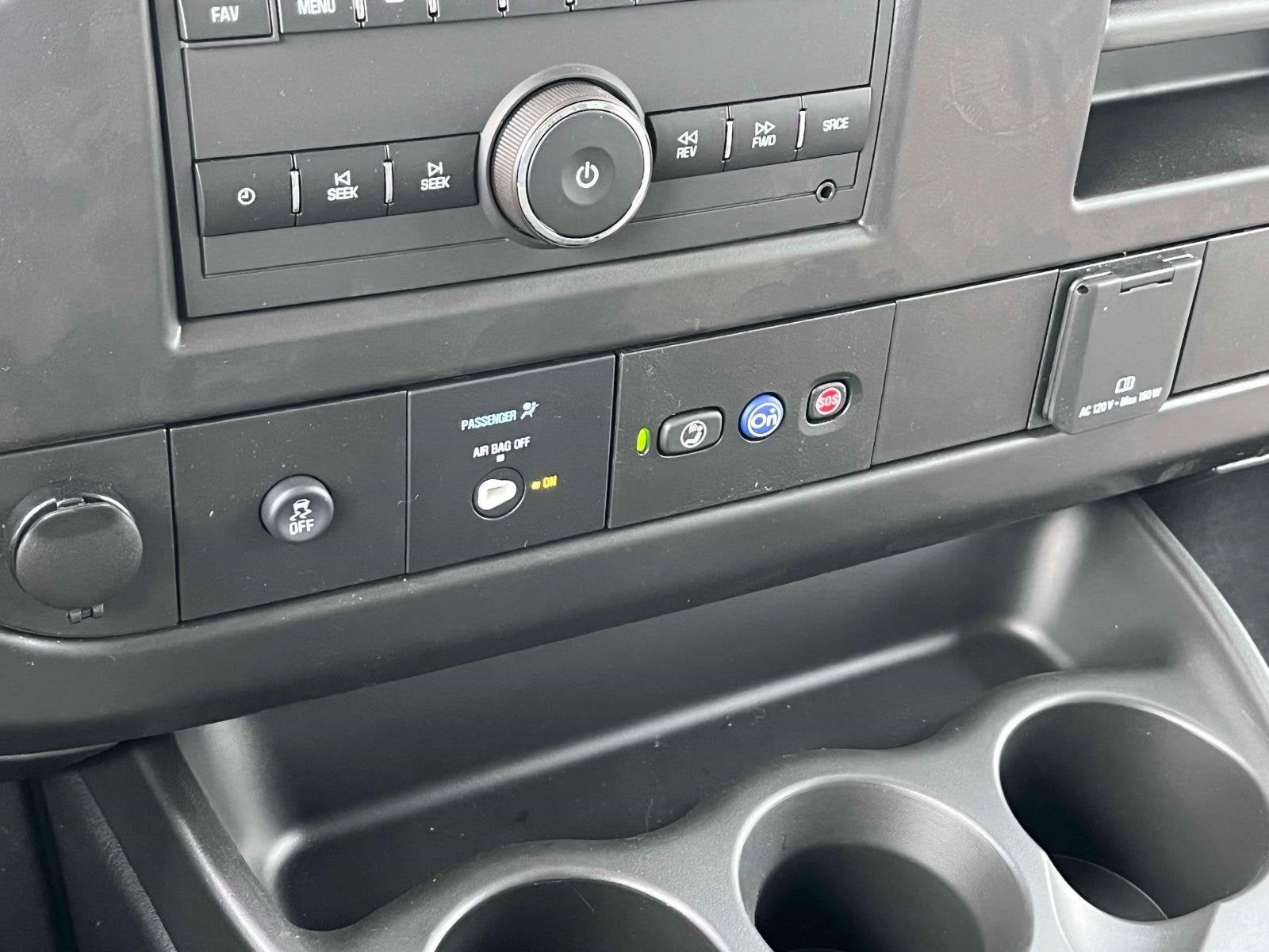 2025 Chevrolet Express Cargo 3500 WT