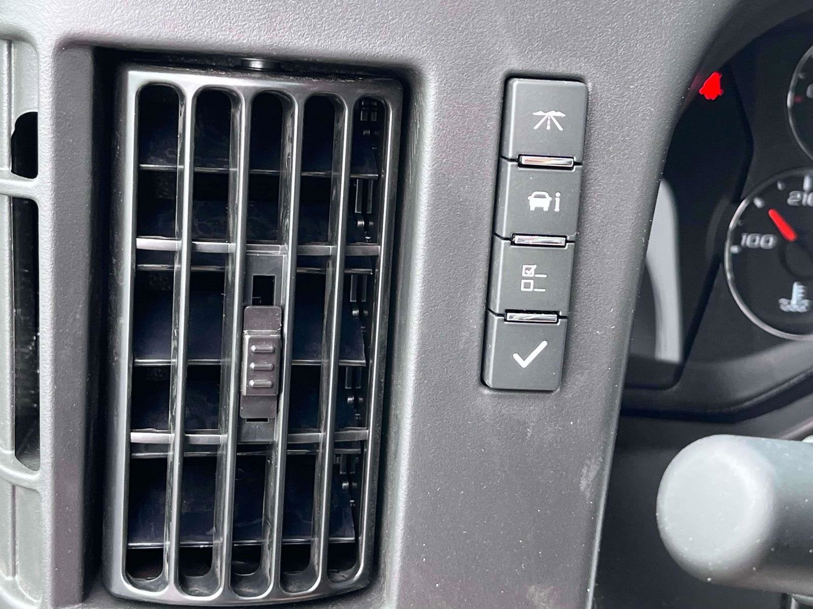 2025 Chevrolet Express Cargo 3500 WT