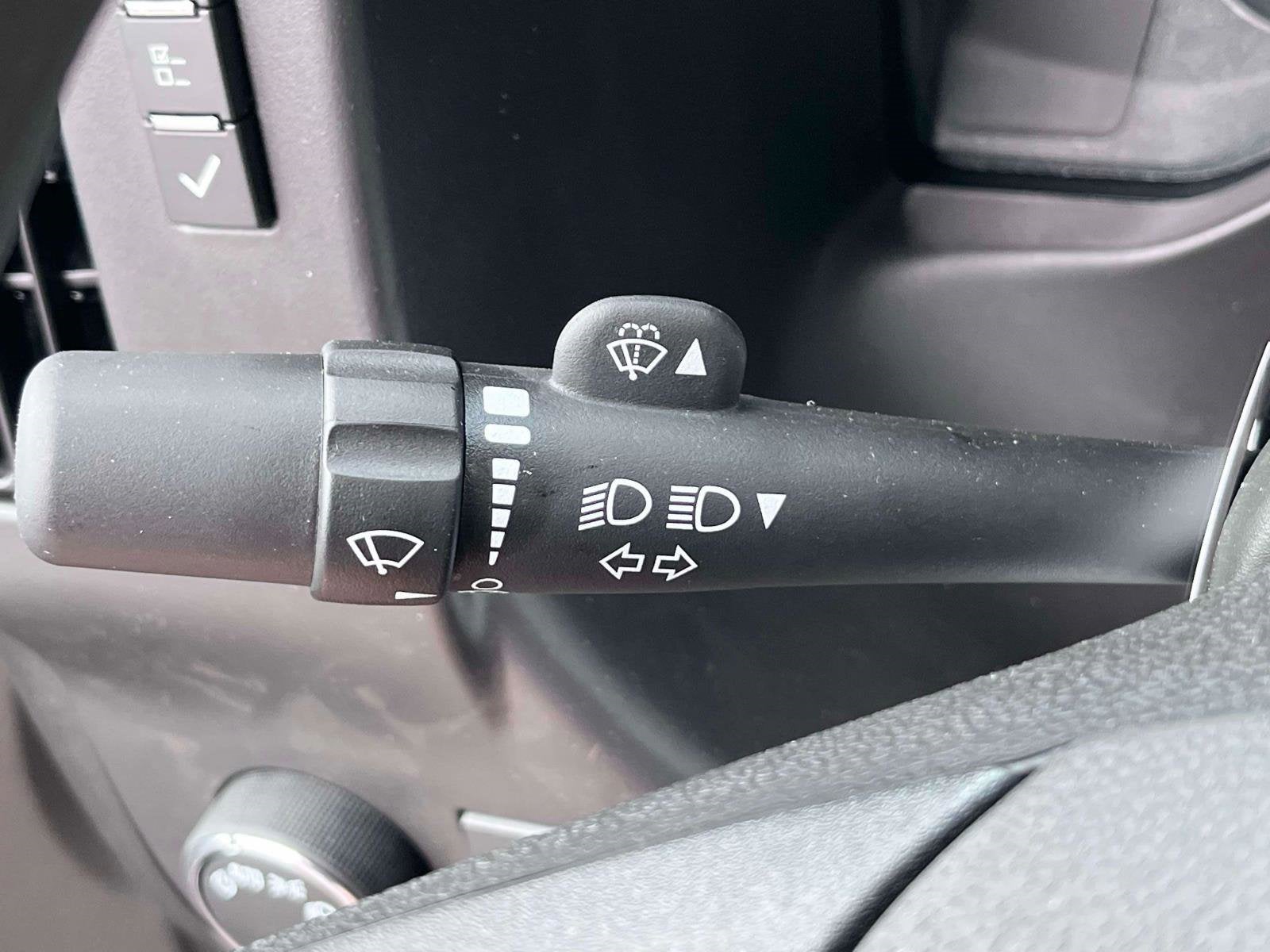 2025 Chevrolet Express Cargo 3500 WT