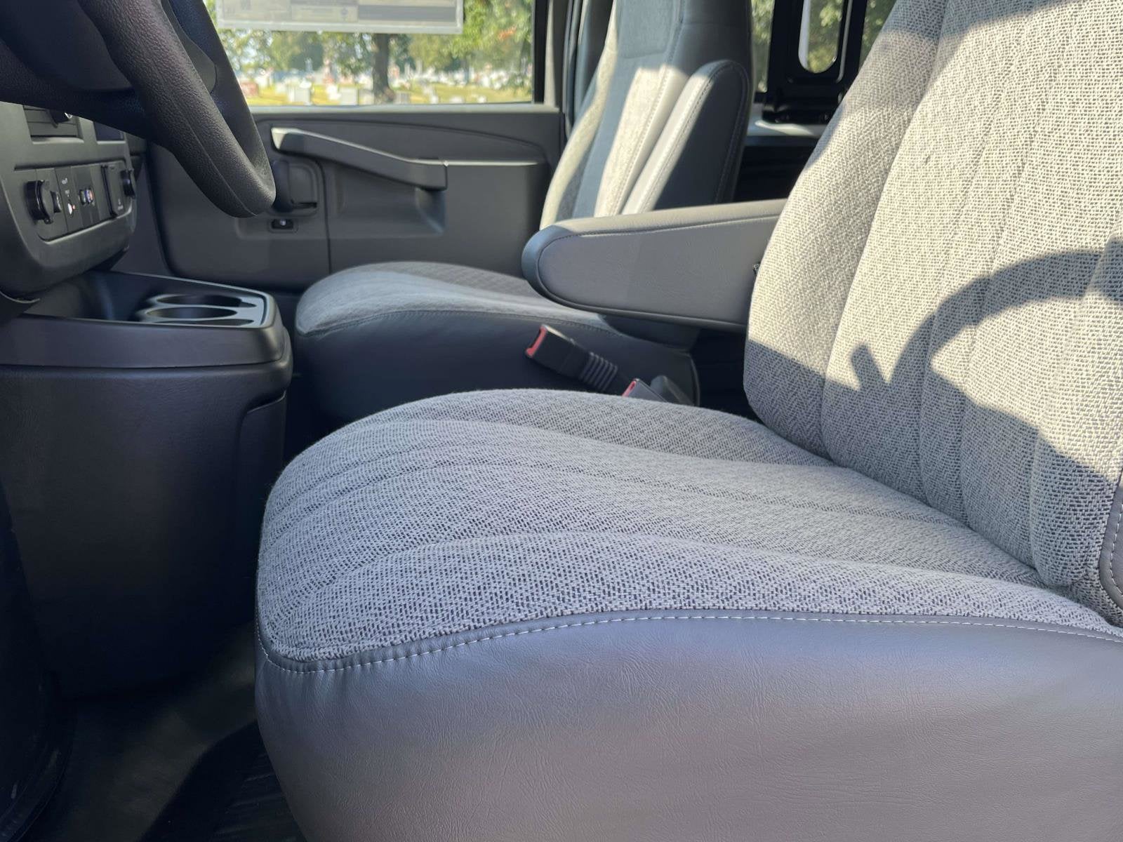 2025 Chevrolet Express Cargo 3500 WT