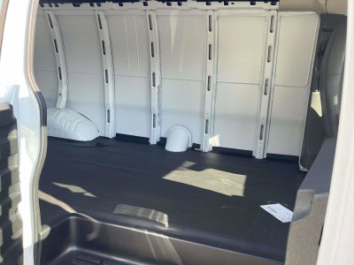 2025 Chevrolet Express Cargo 3500 WT