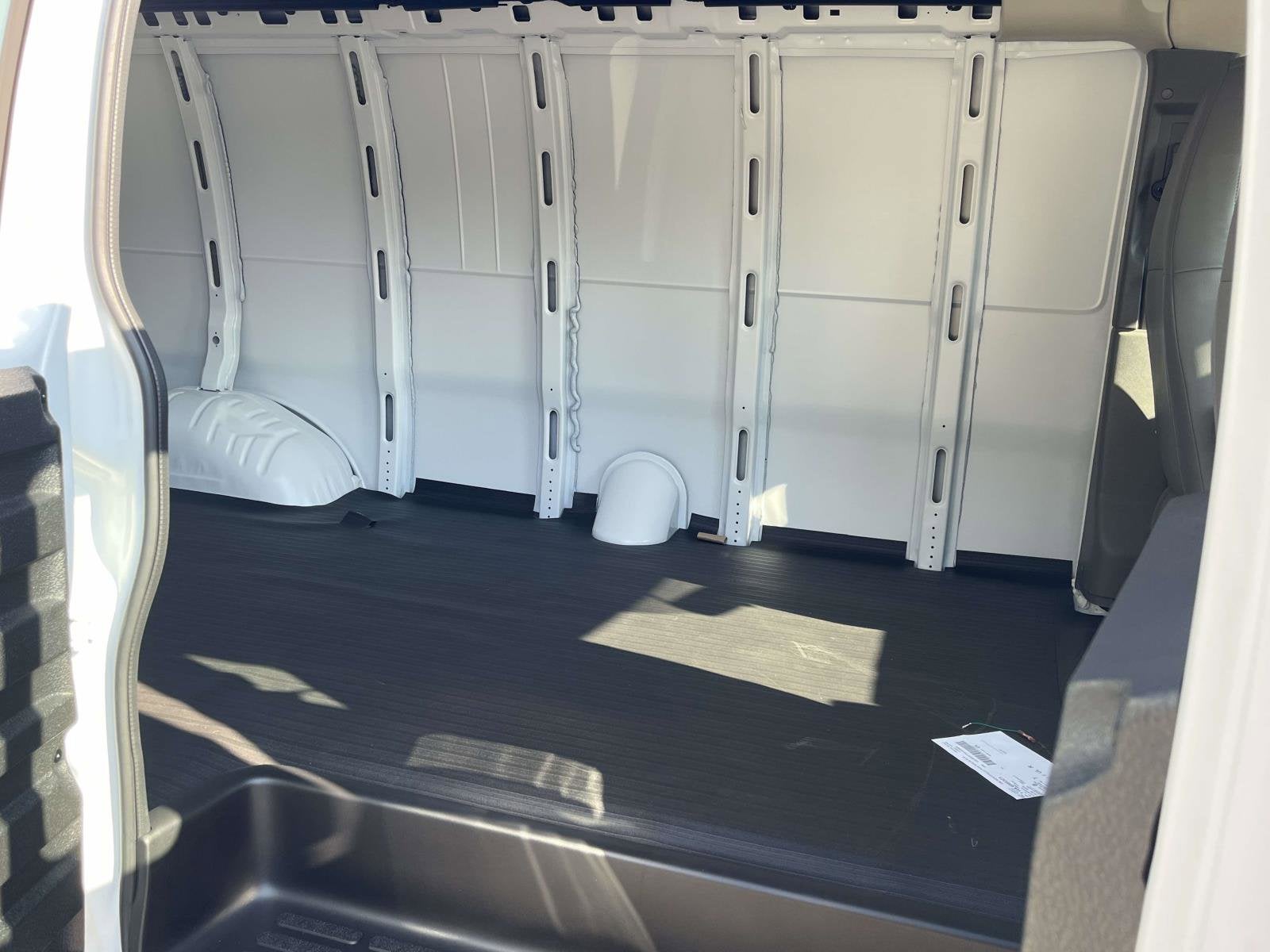 2025 Chevrolet Express Cargo 3500 WT