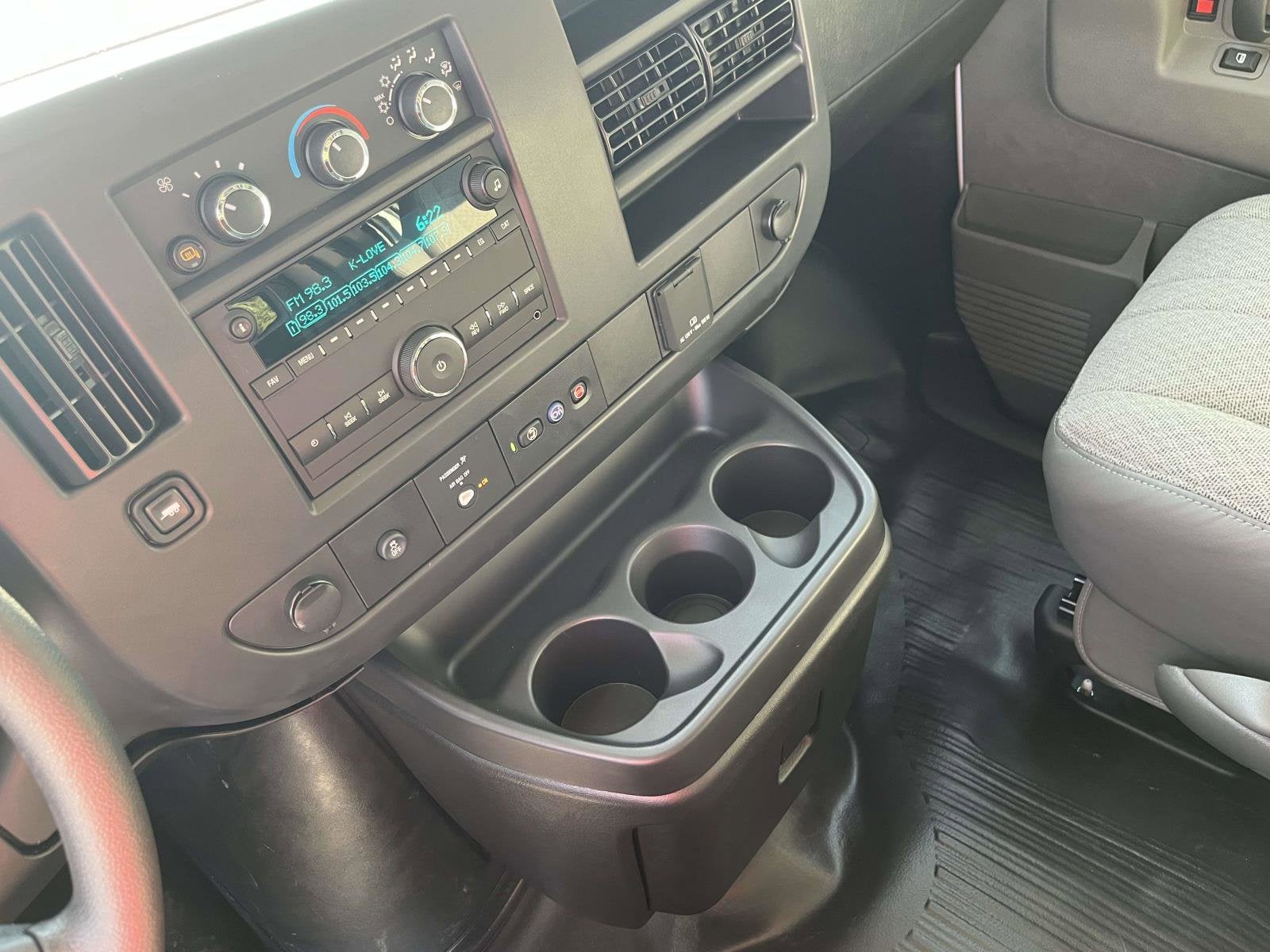 2025 Chevrolet Express Cargo 3500 WT