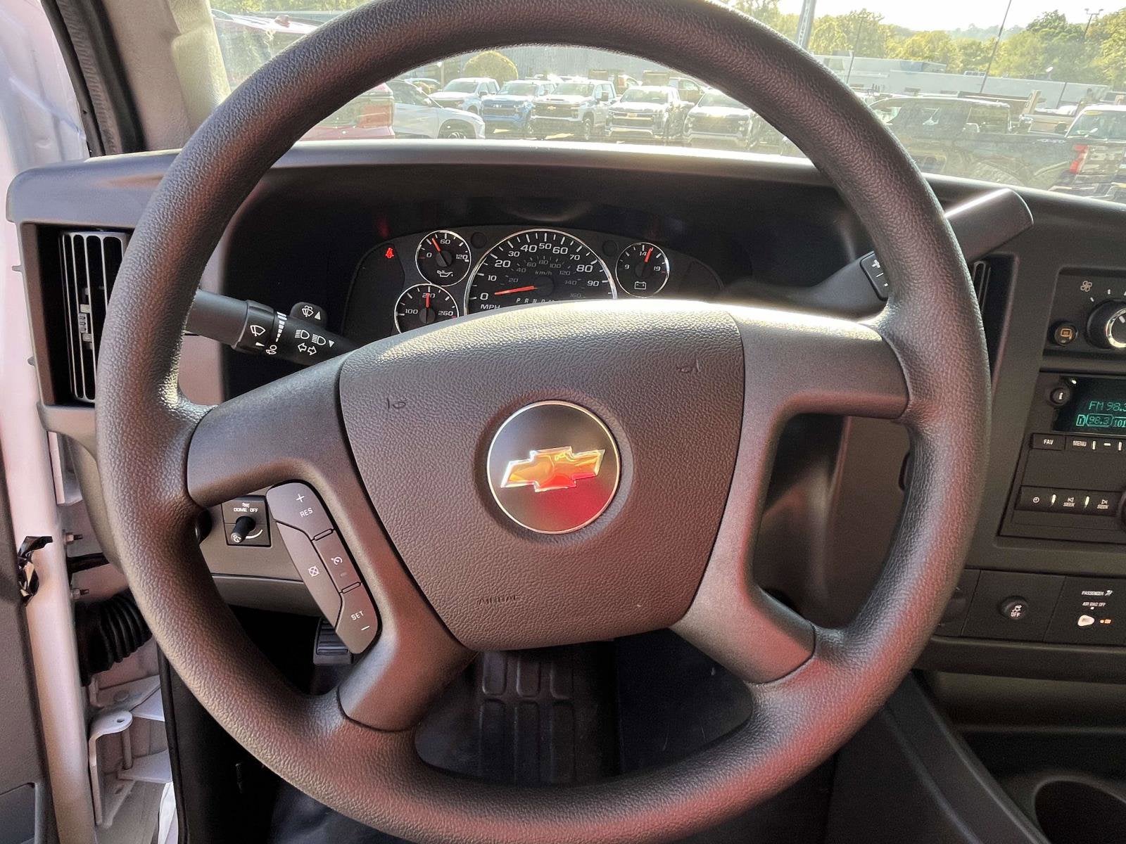 2025 Chevrolet Express Cargo 3500 WT